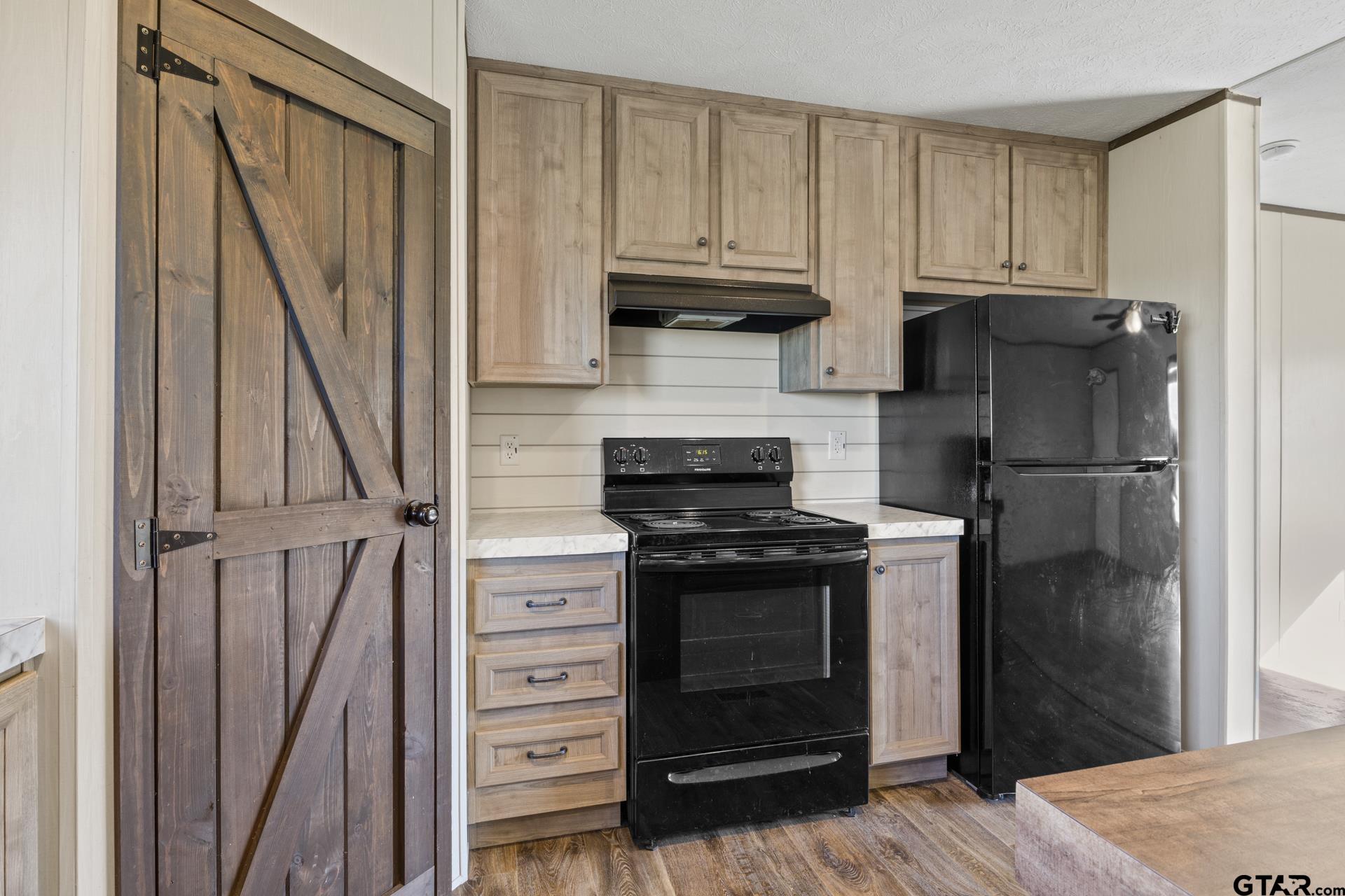 724 NE County Road 2170