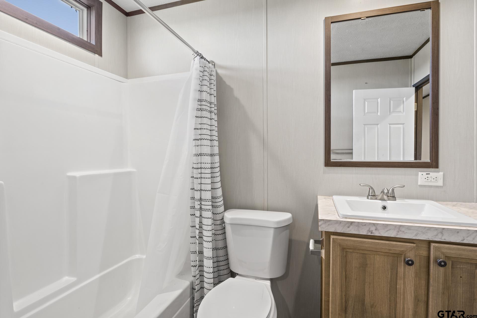 724 NE County Road 2170