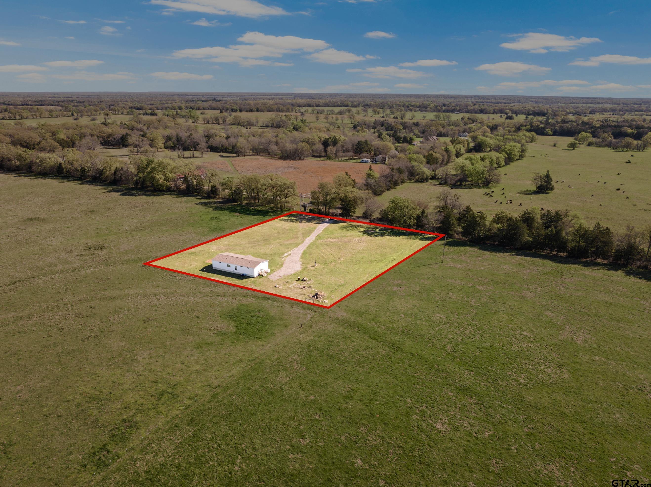 724 NE County Road 2170