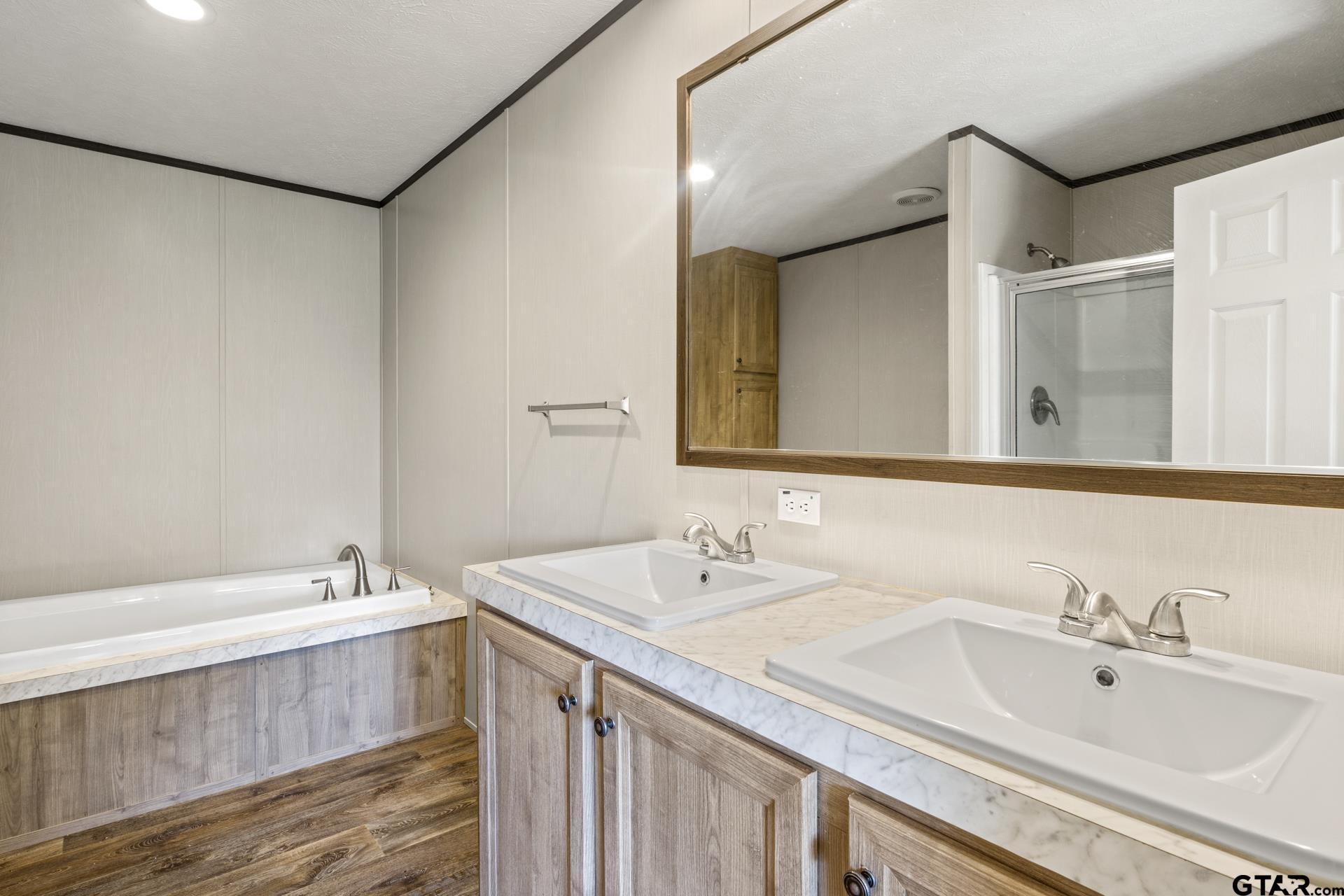 724 NE County Road 2170