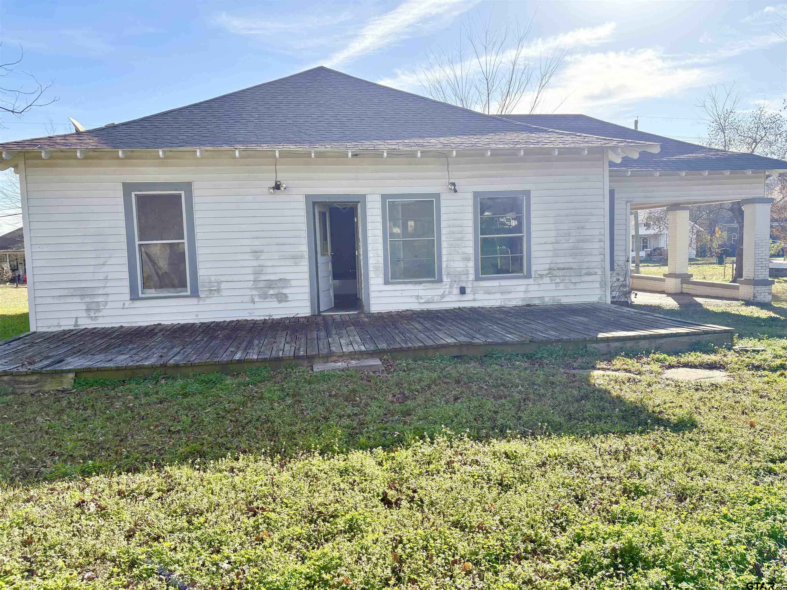 228 N TEXAS