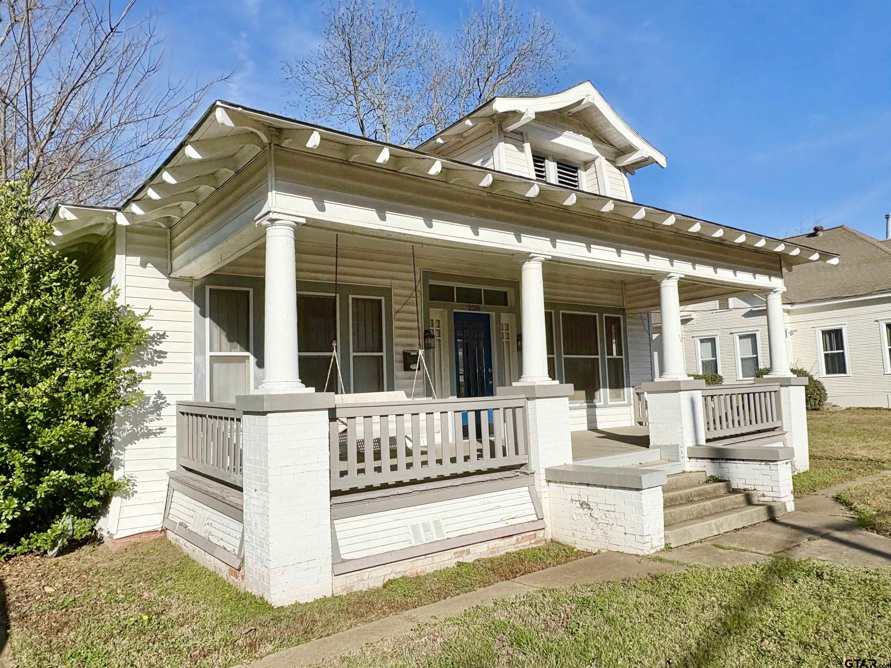 228 N TEXAS