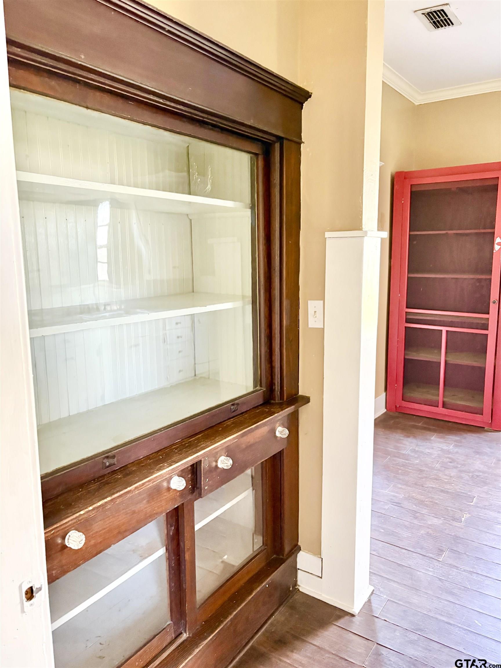228 N TEXAS