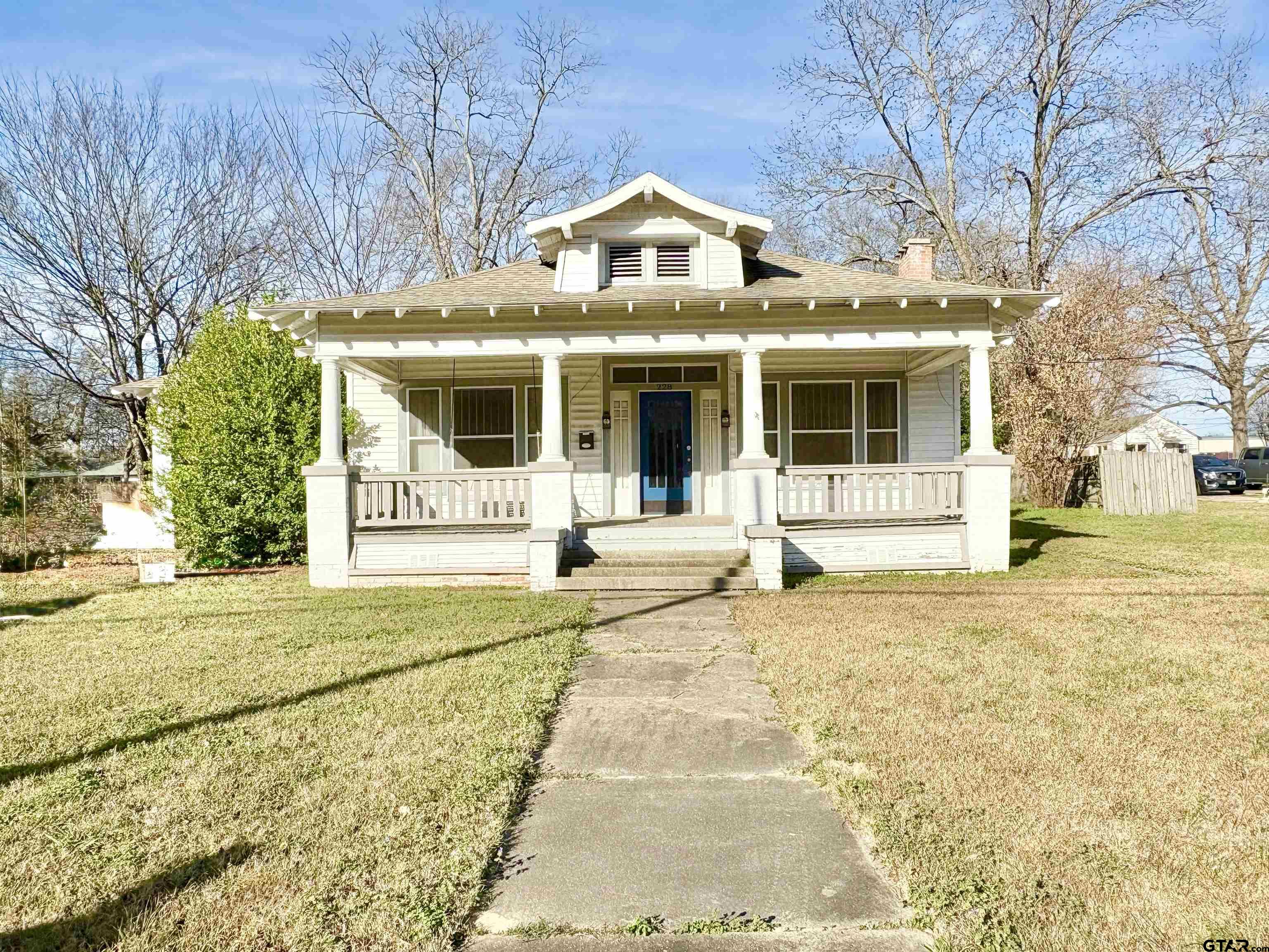 228 N TEXAS