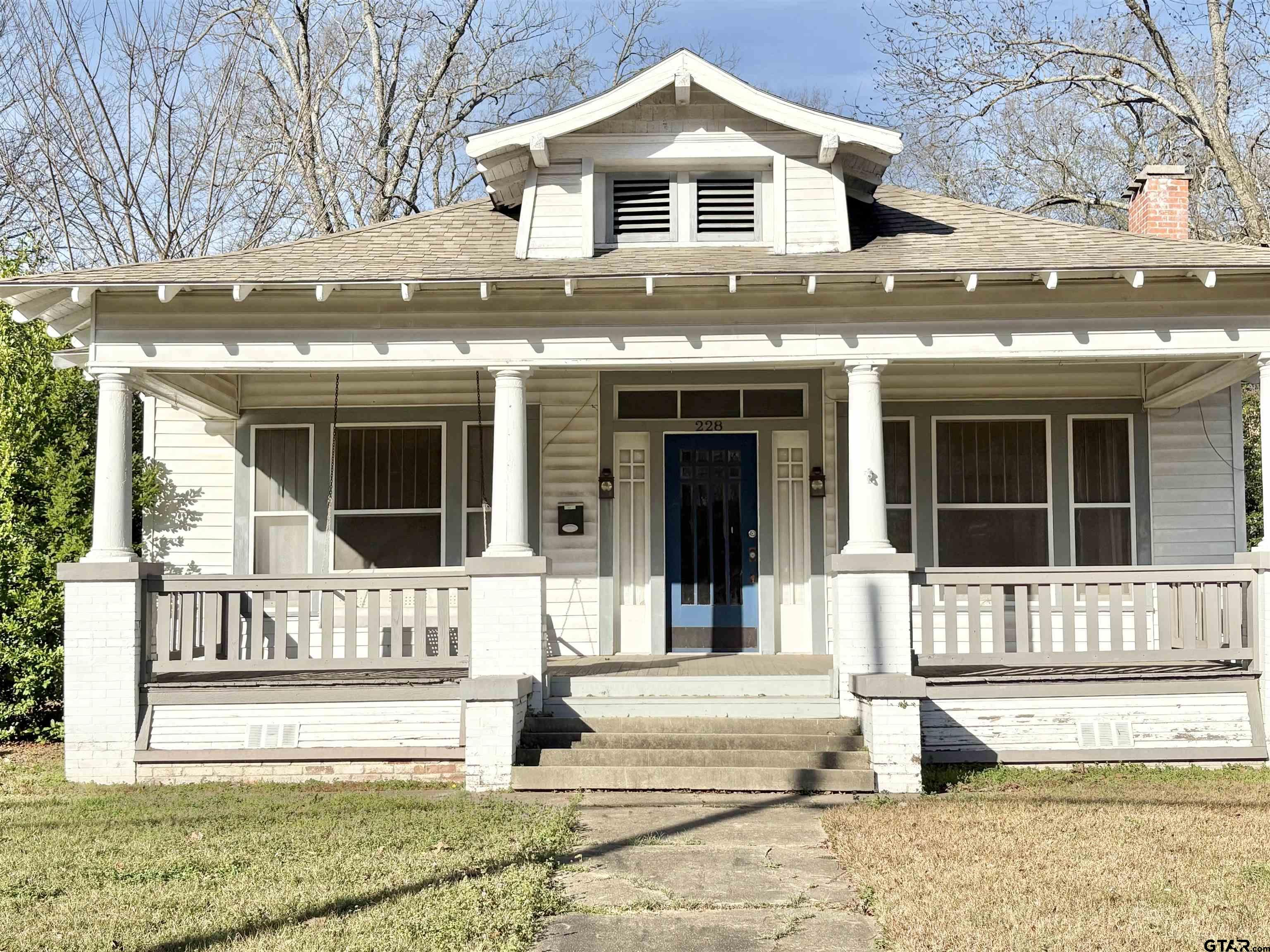 228 N TEXAS