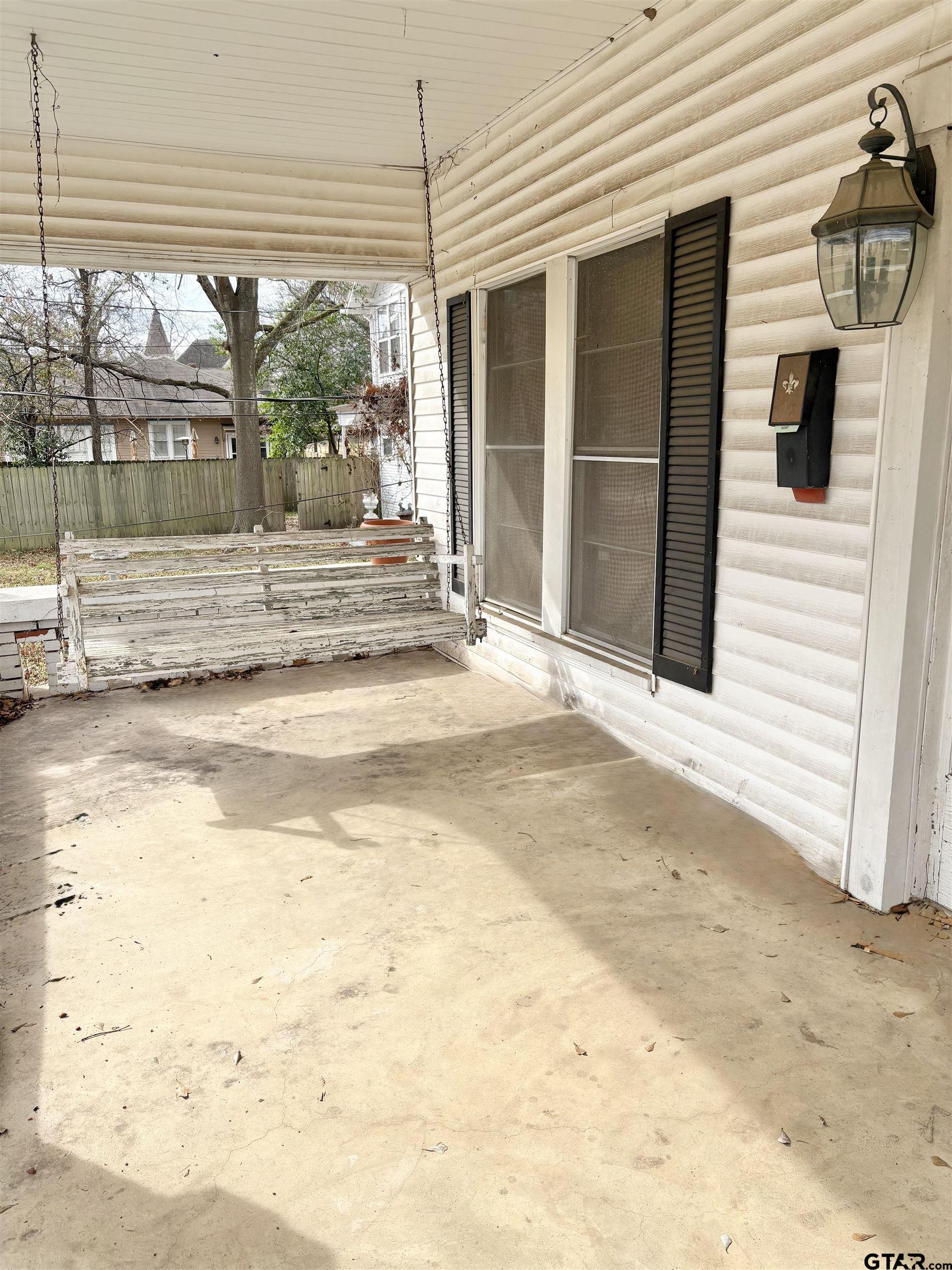 214 N TEXAS