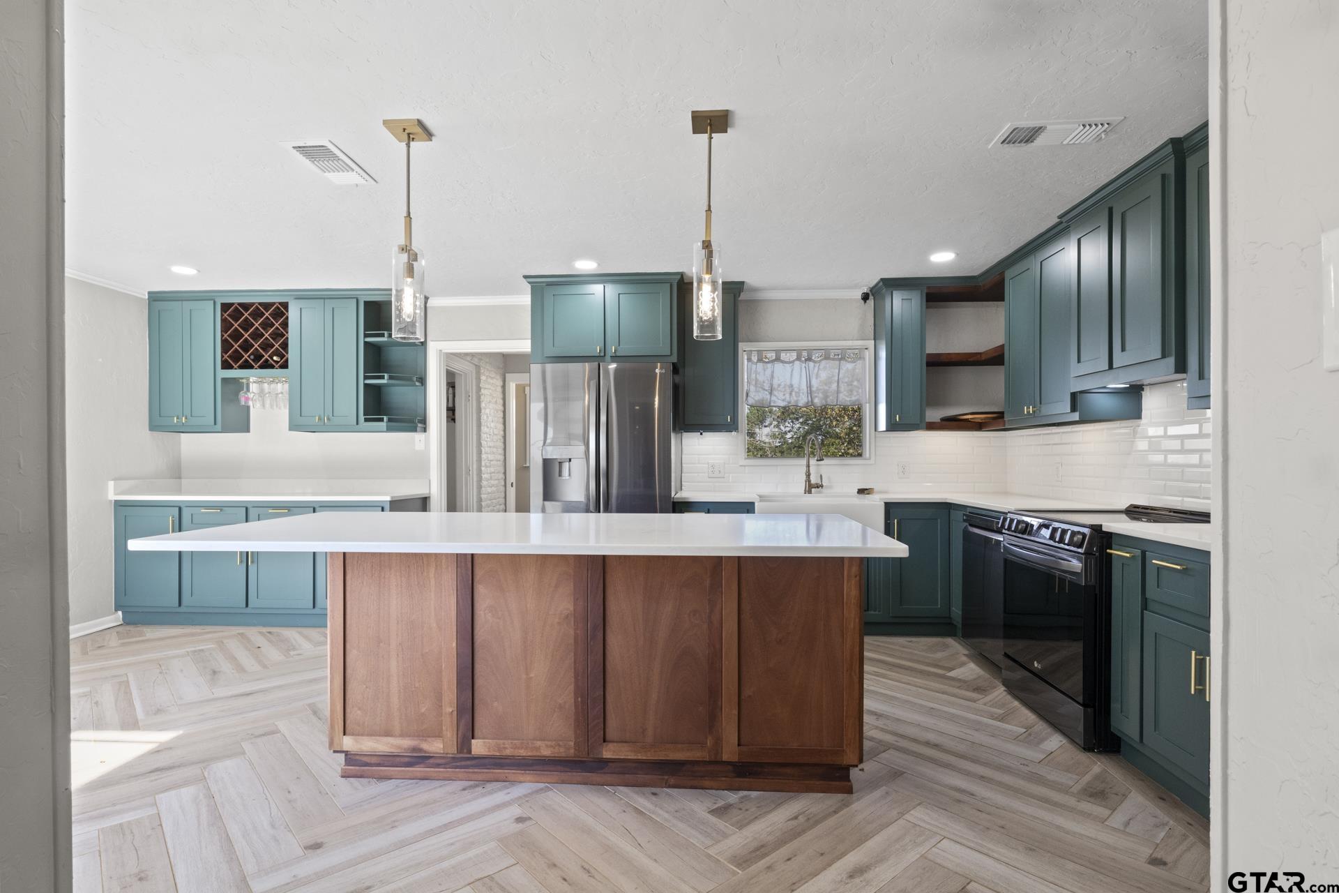 331 County Road 2106