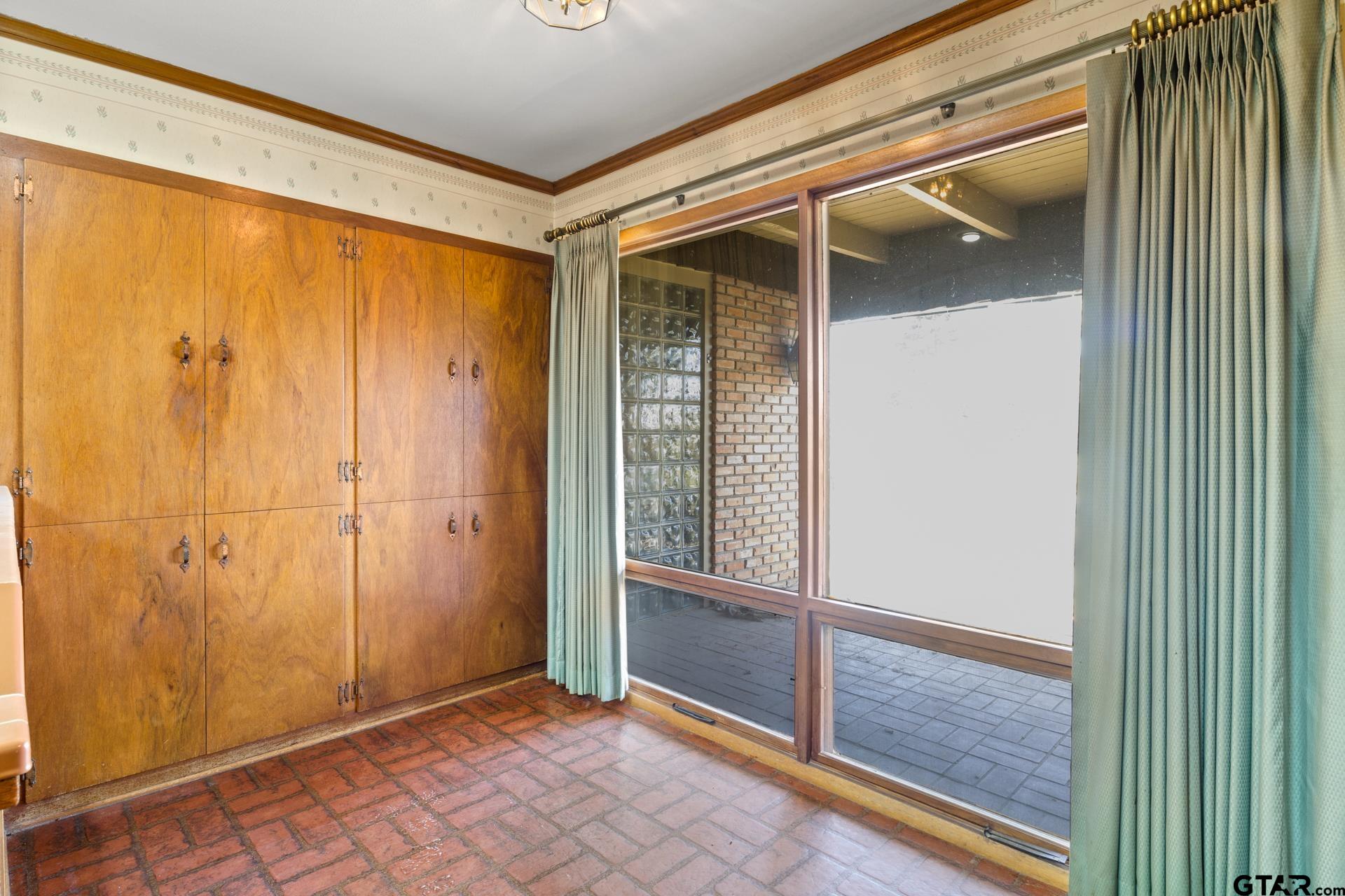 101 Bluebird St