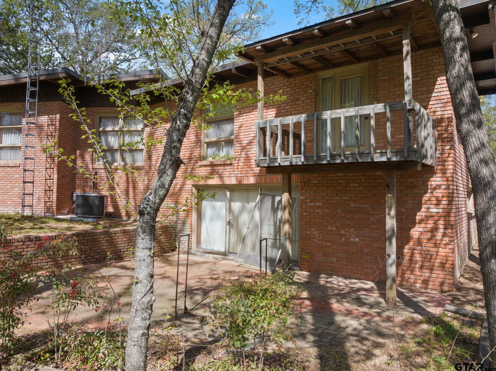 101 Bluebird St