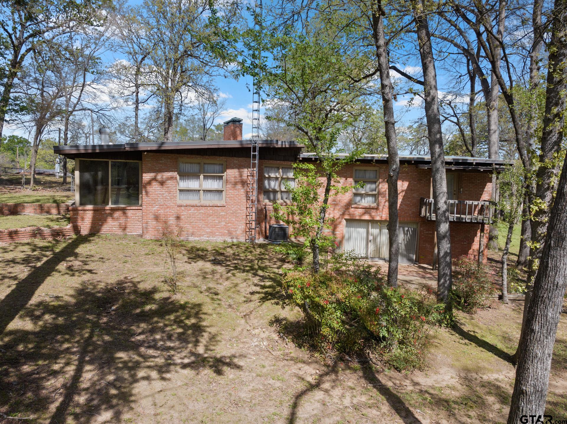 101 Bluebird St