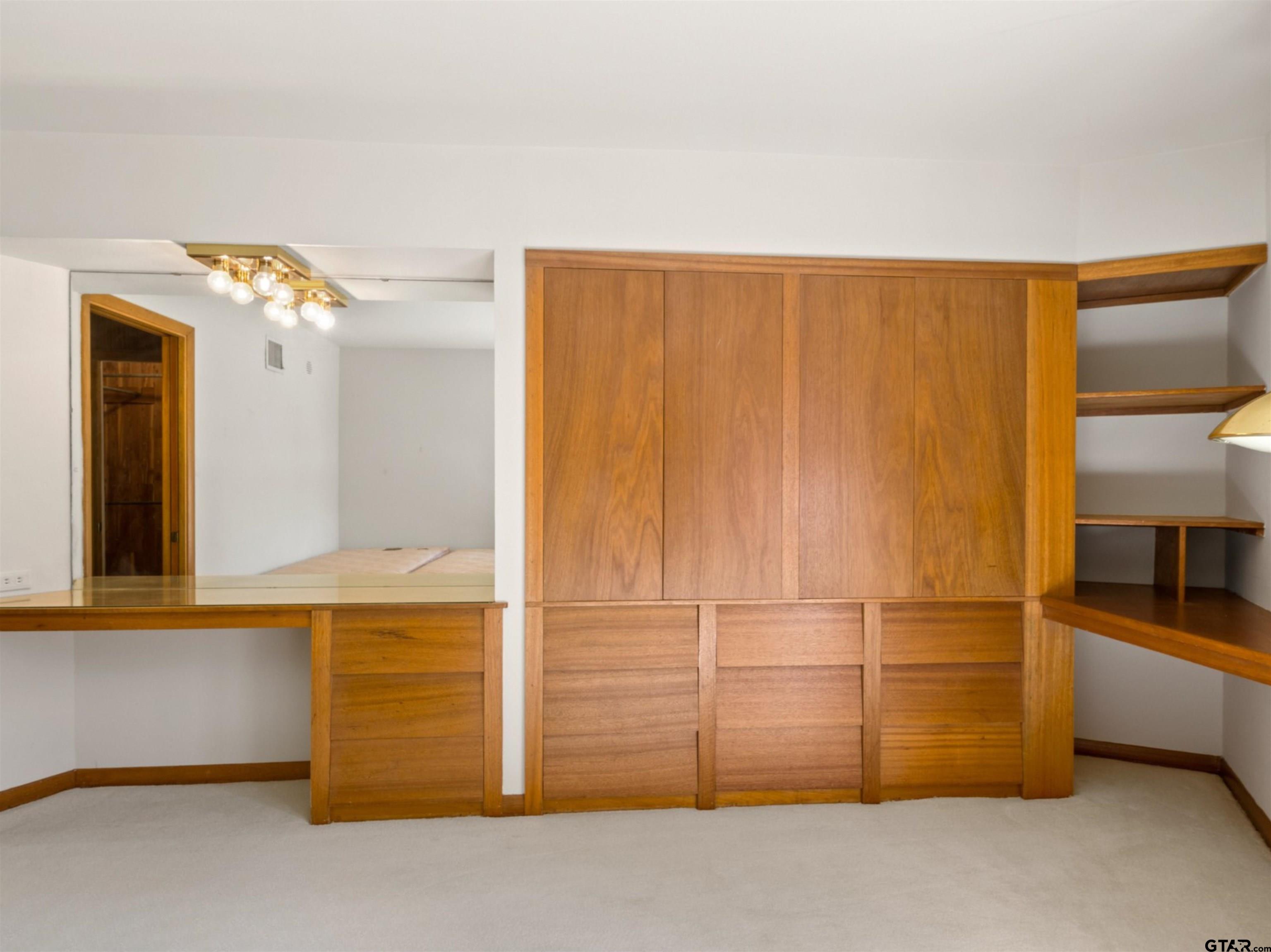 101 Bluebird St