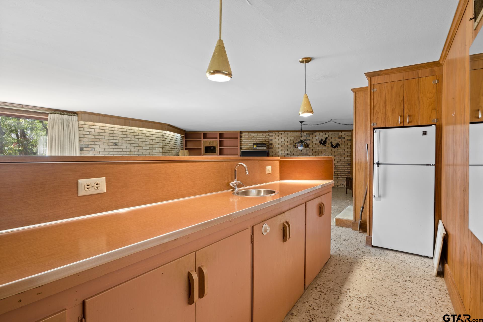 101 Bluebird St