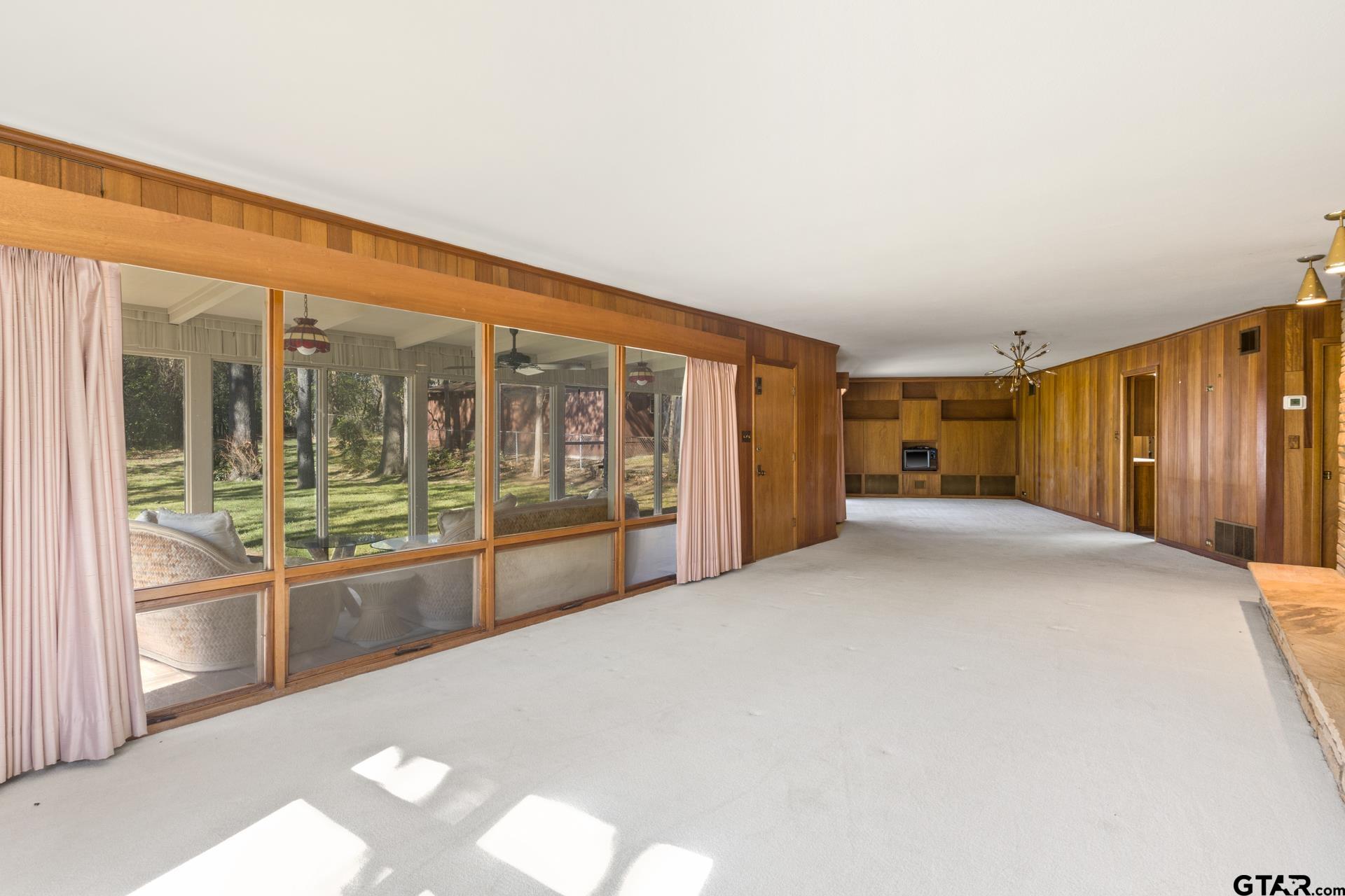 101 Bluebird St