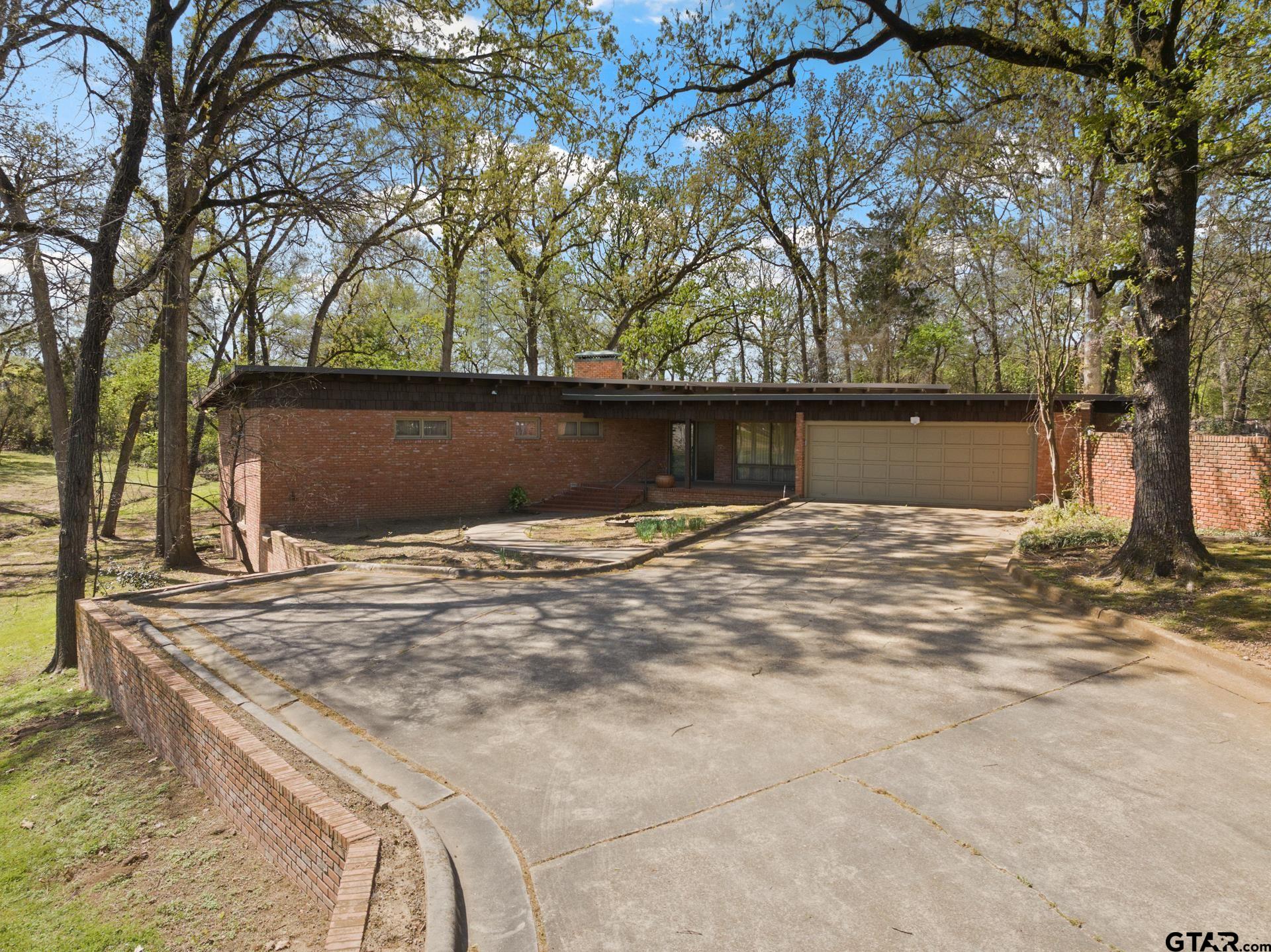101 Bluebird St