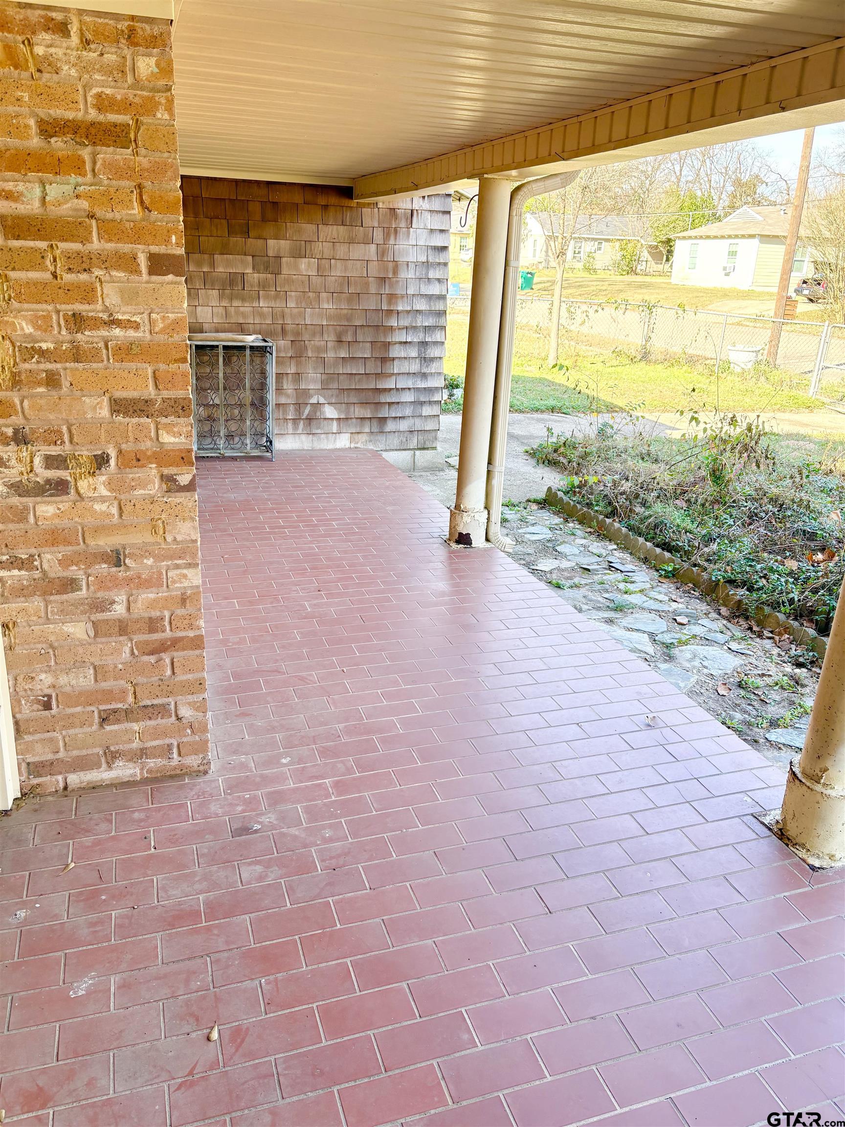 609 HICKORY