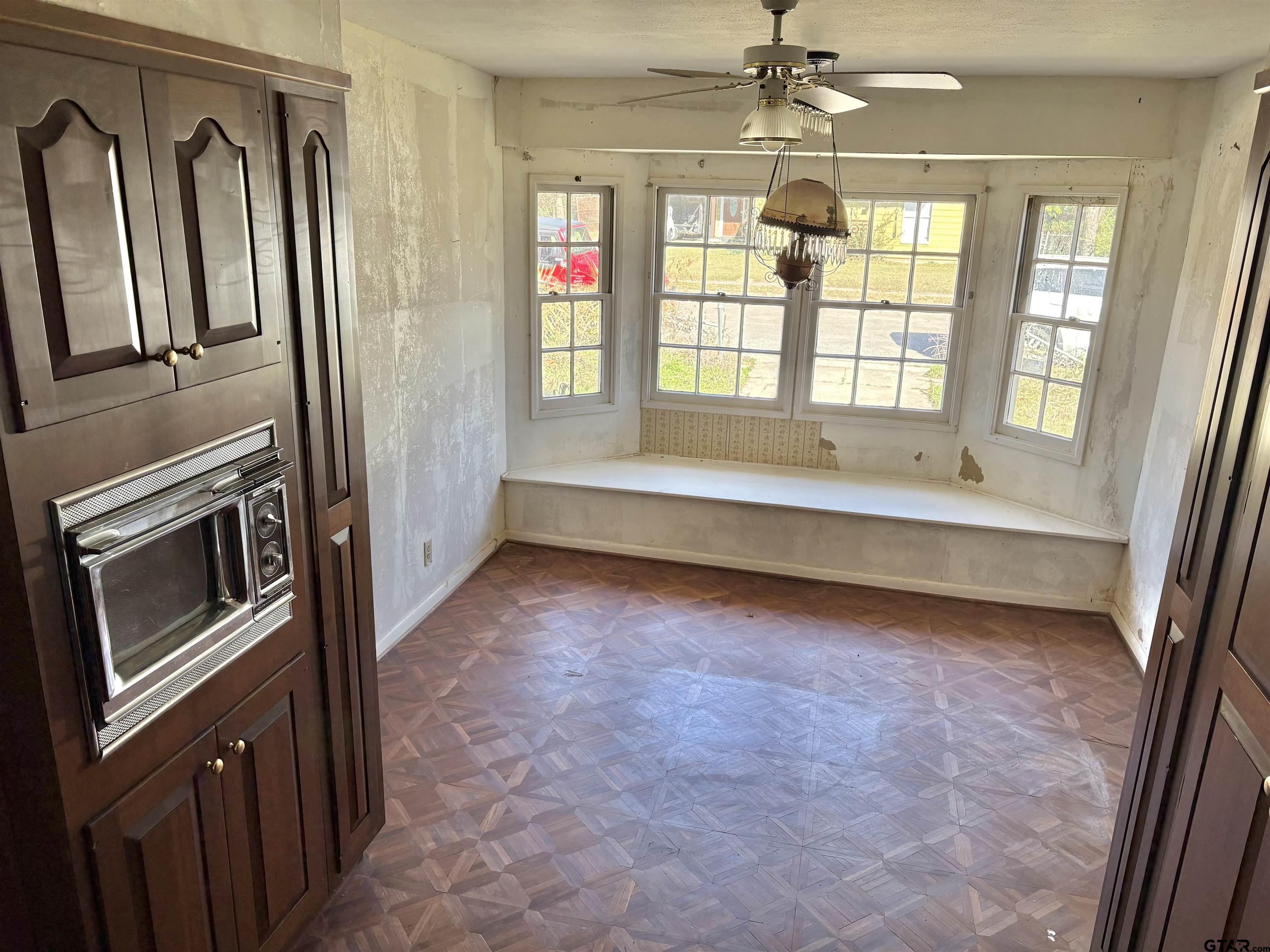 609 HICKORY