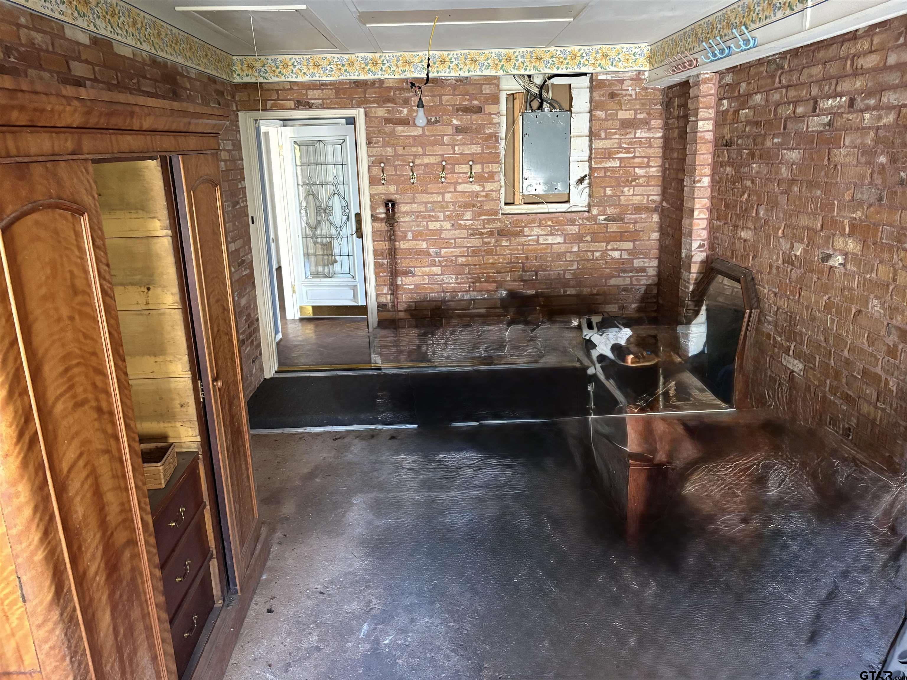 609 HICKORY