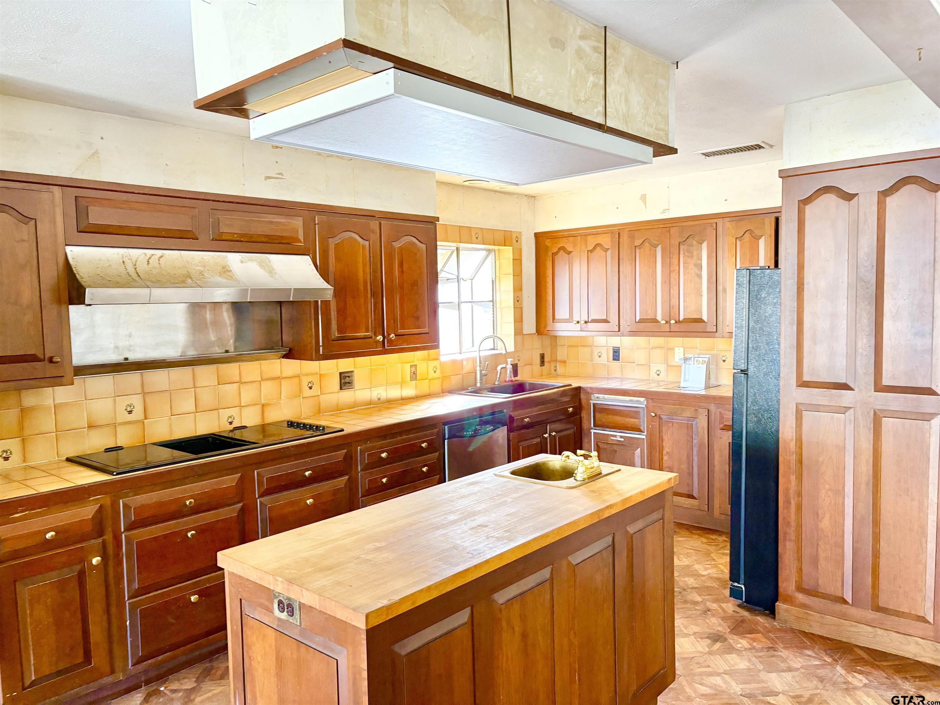 609 HICKORY