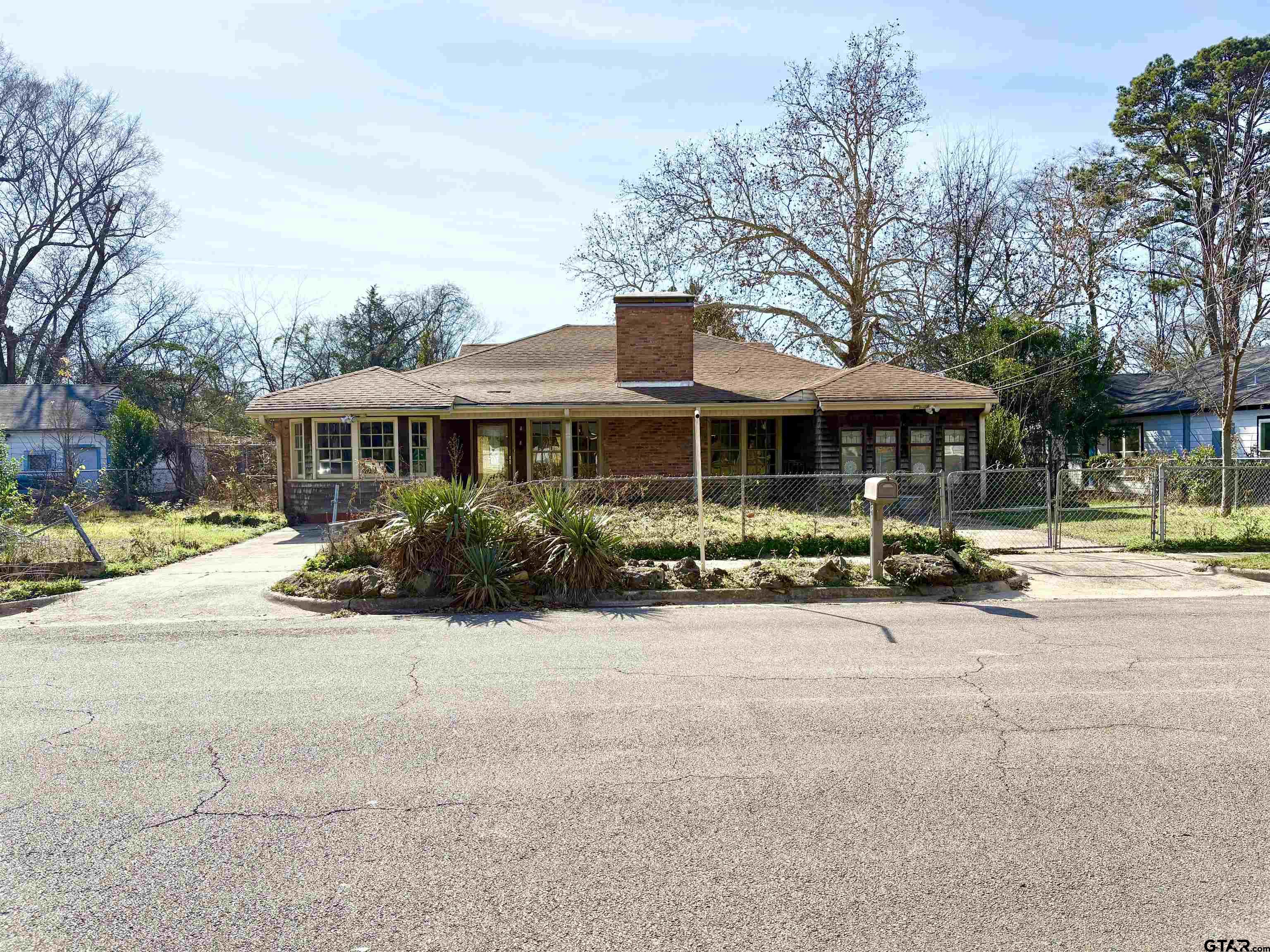 609 HICKORY
