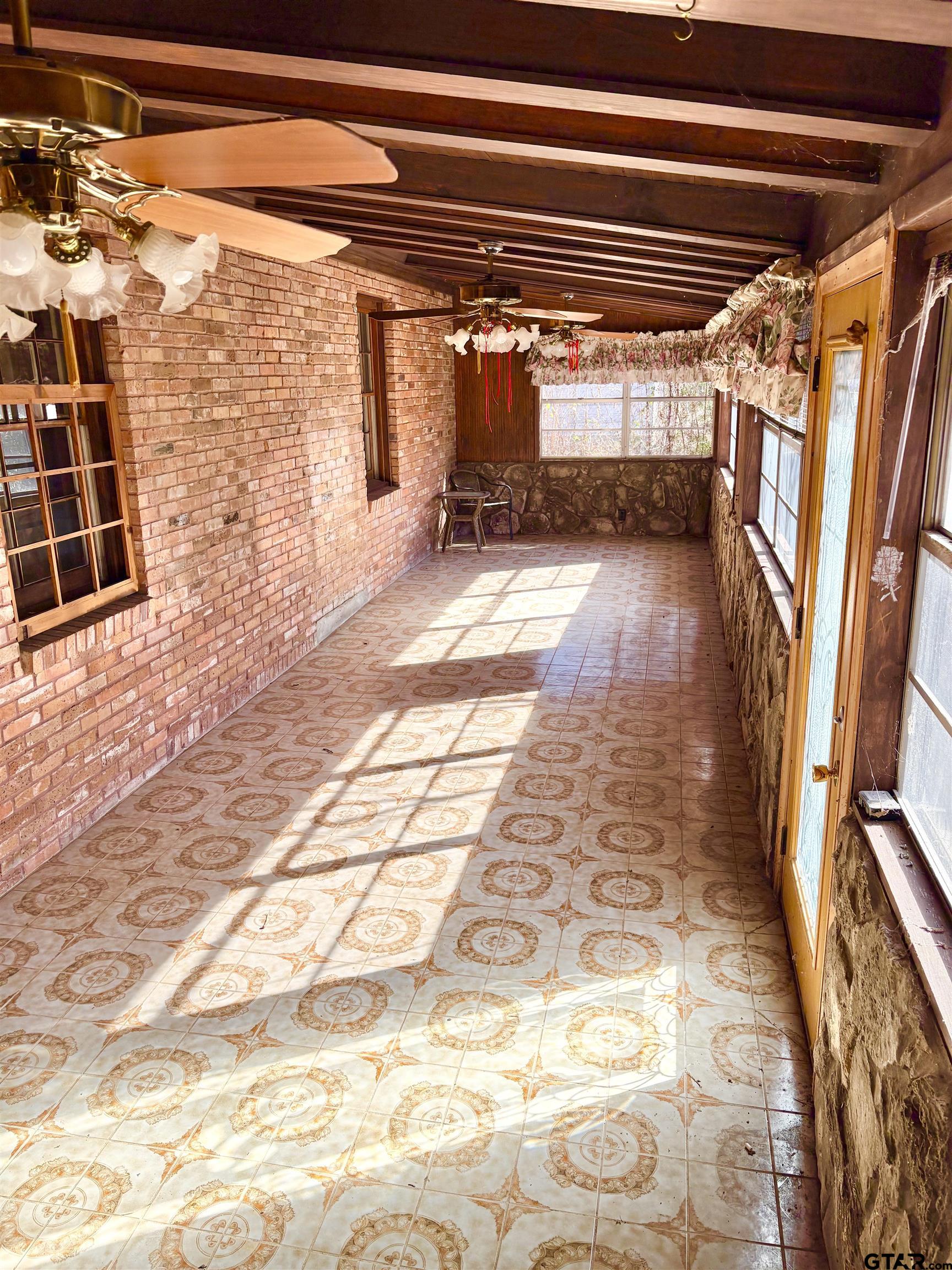 609 HICKORY