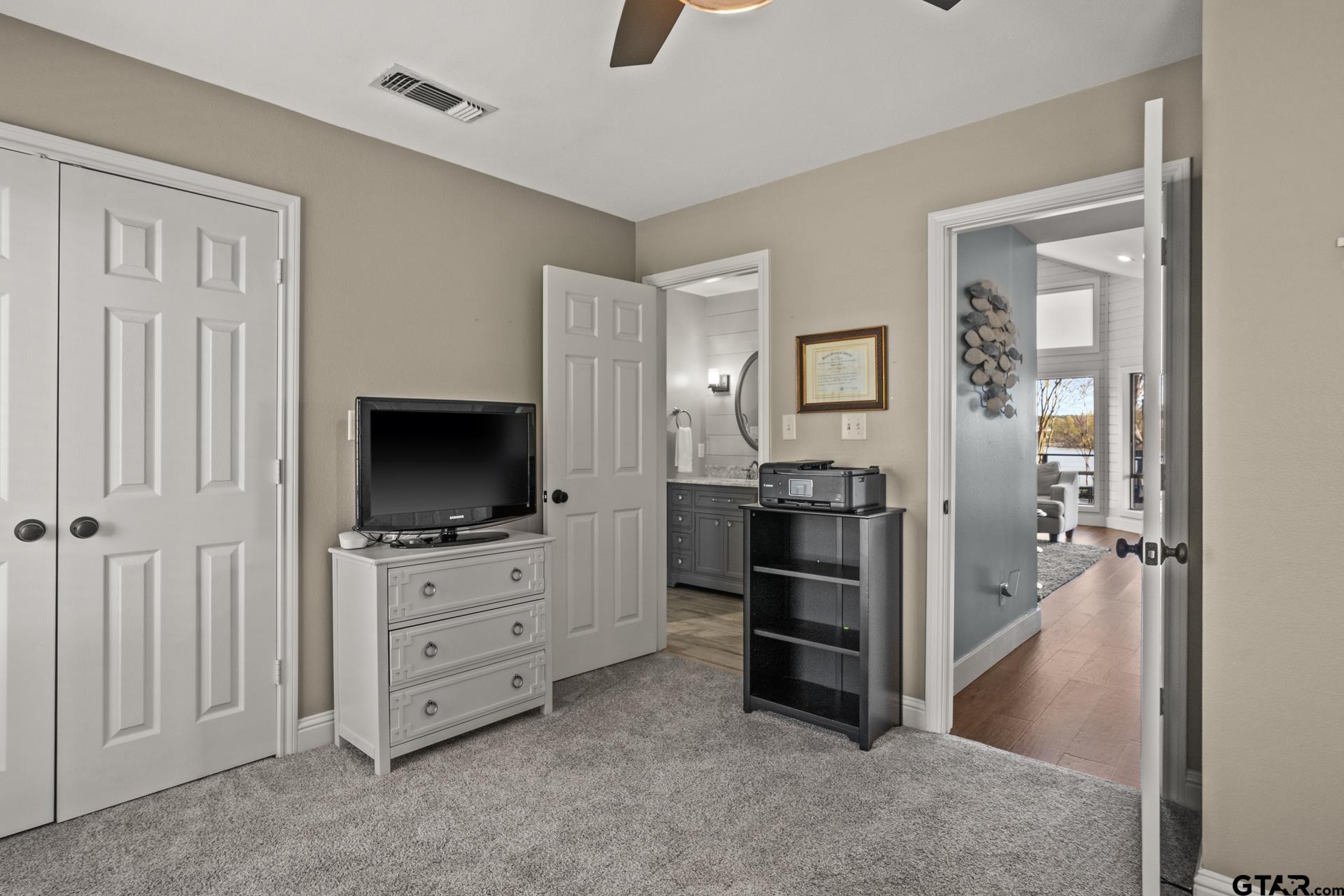 601 W Eagle Point Drive