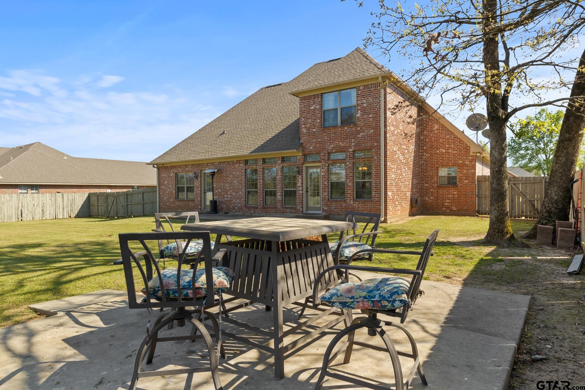 1203 Silver Oak Street
