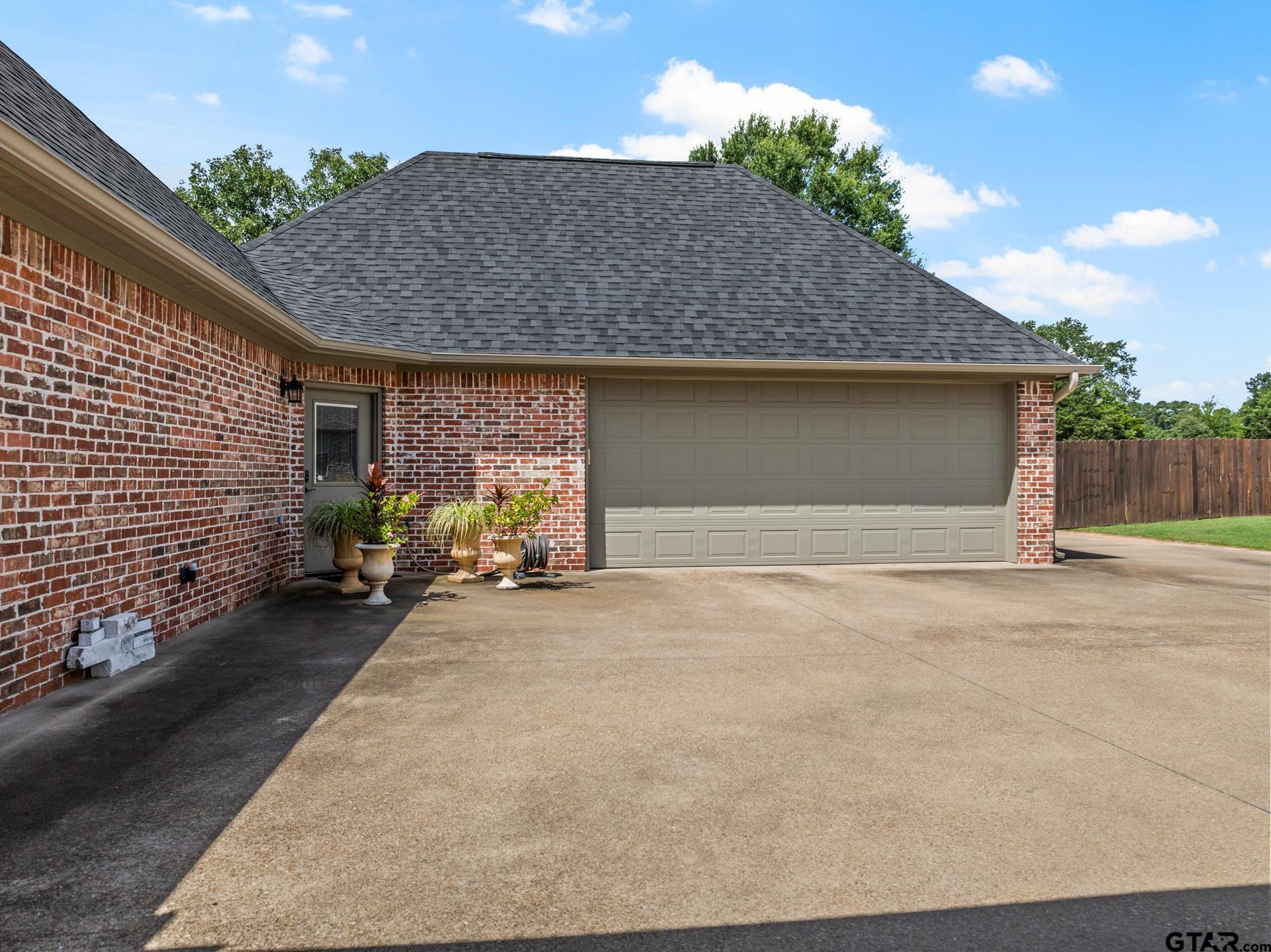 204 Private Road 54166