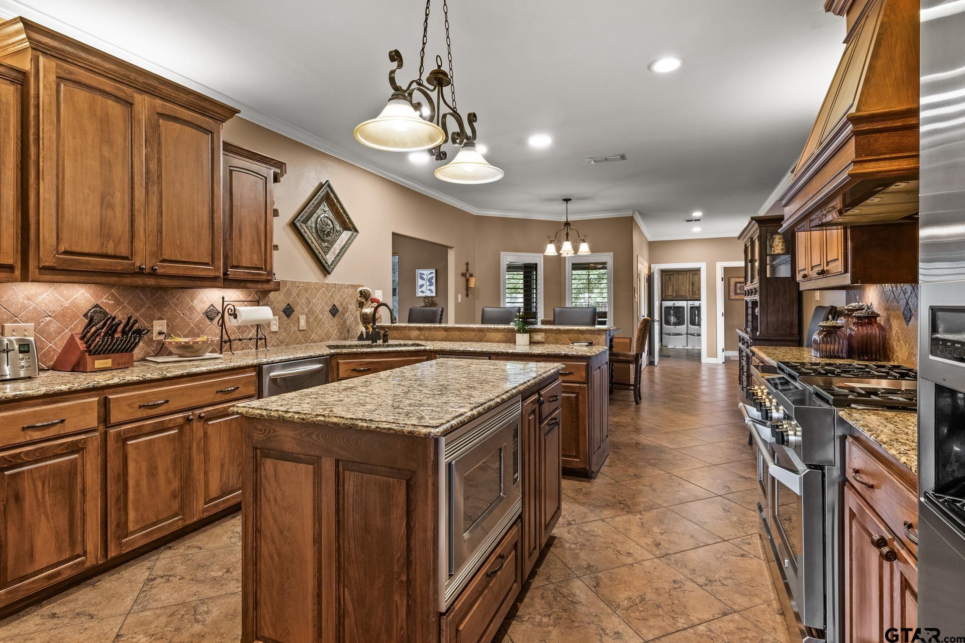 204 Private Road 54166