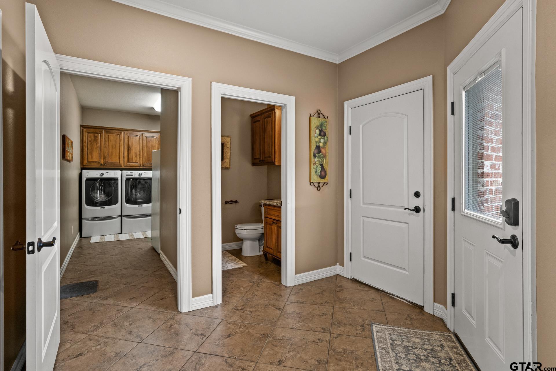 204 Private Road 54166