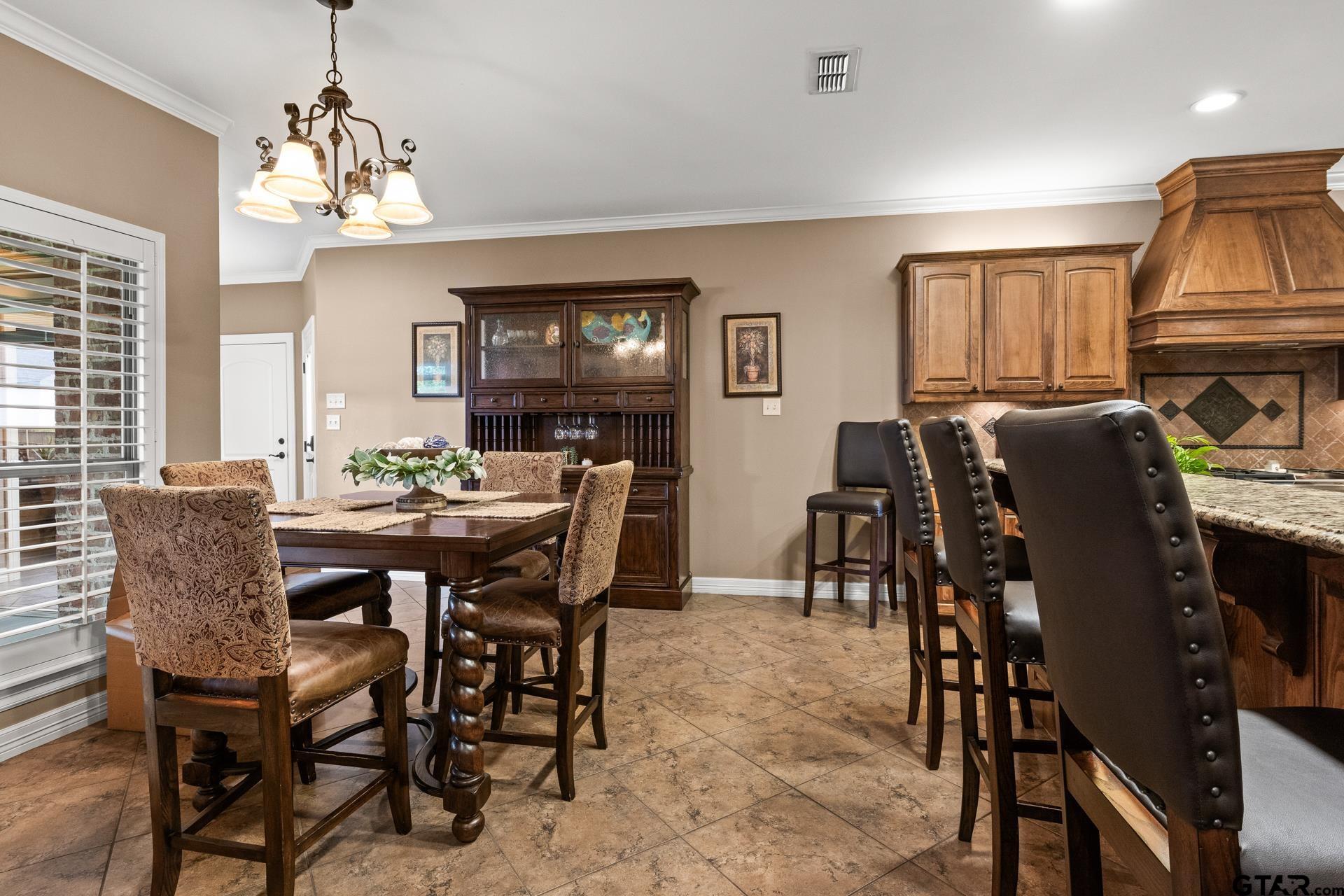 204 Private Road 54166