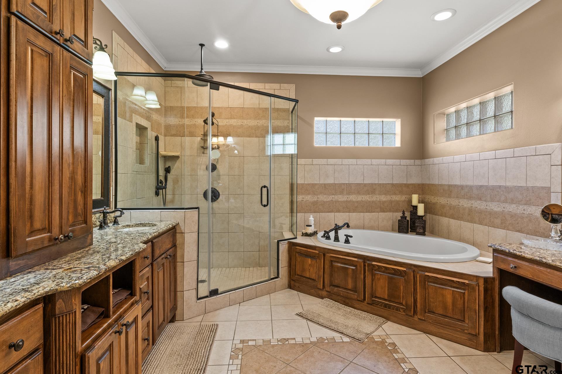 204 Private Road 54166