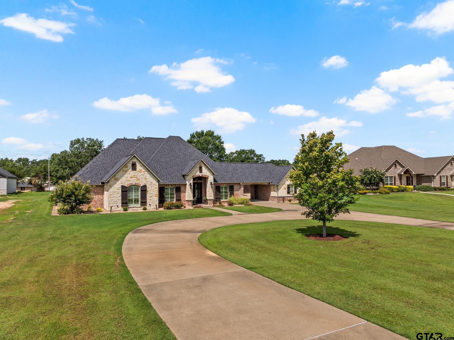 204 Private Road 54166