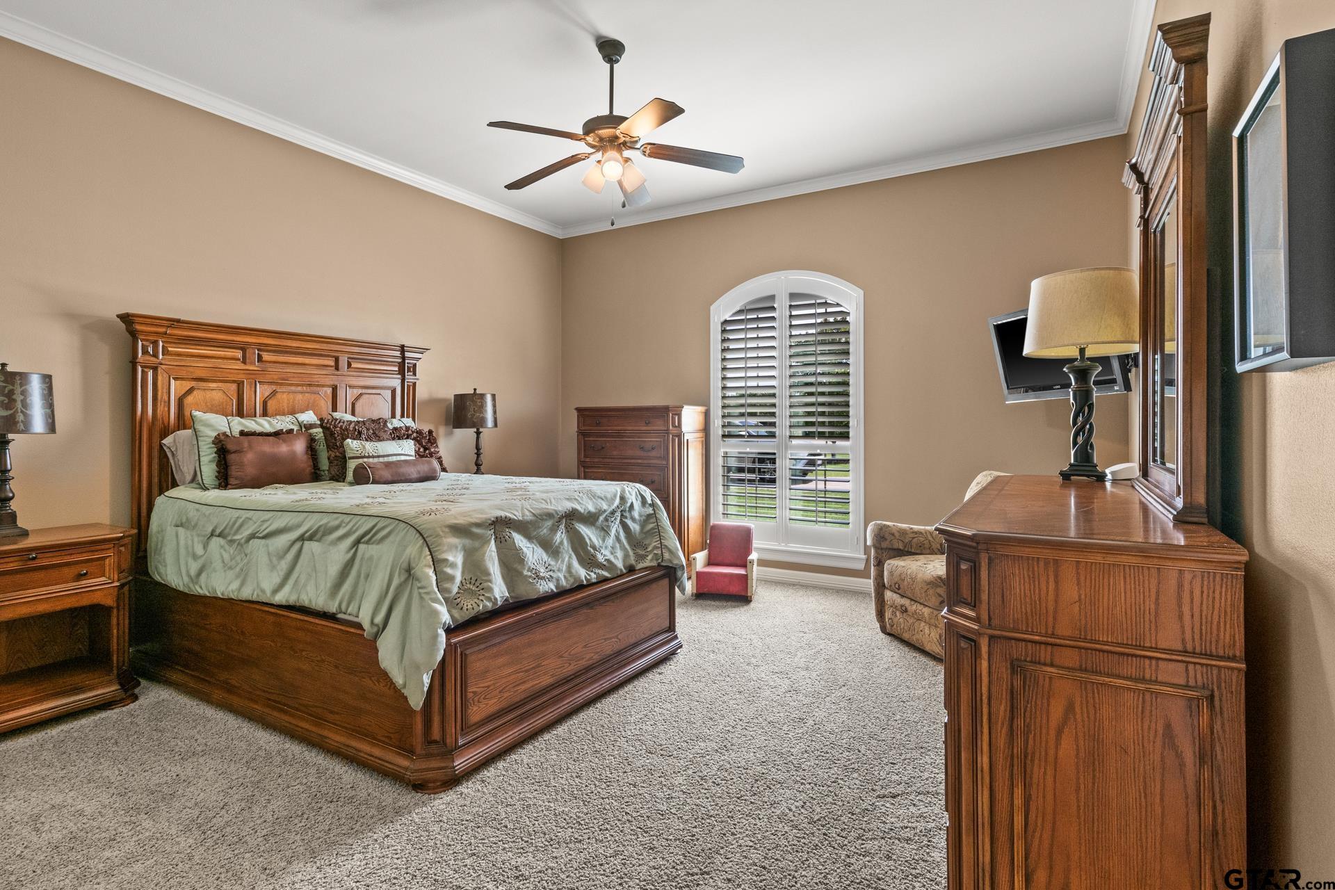 204 Private Road 54166