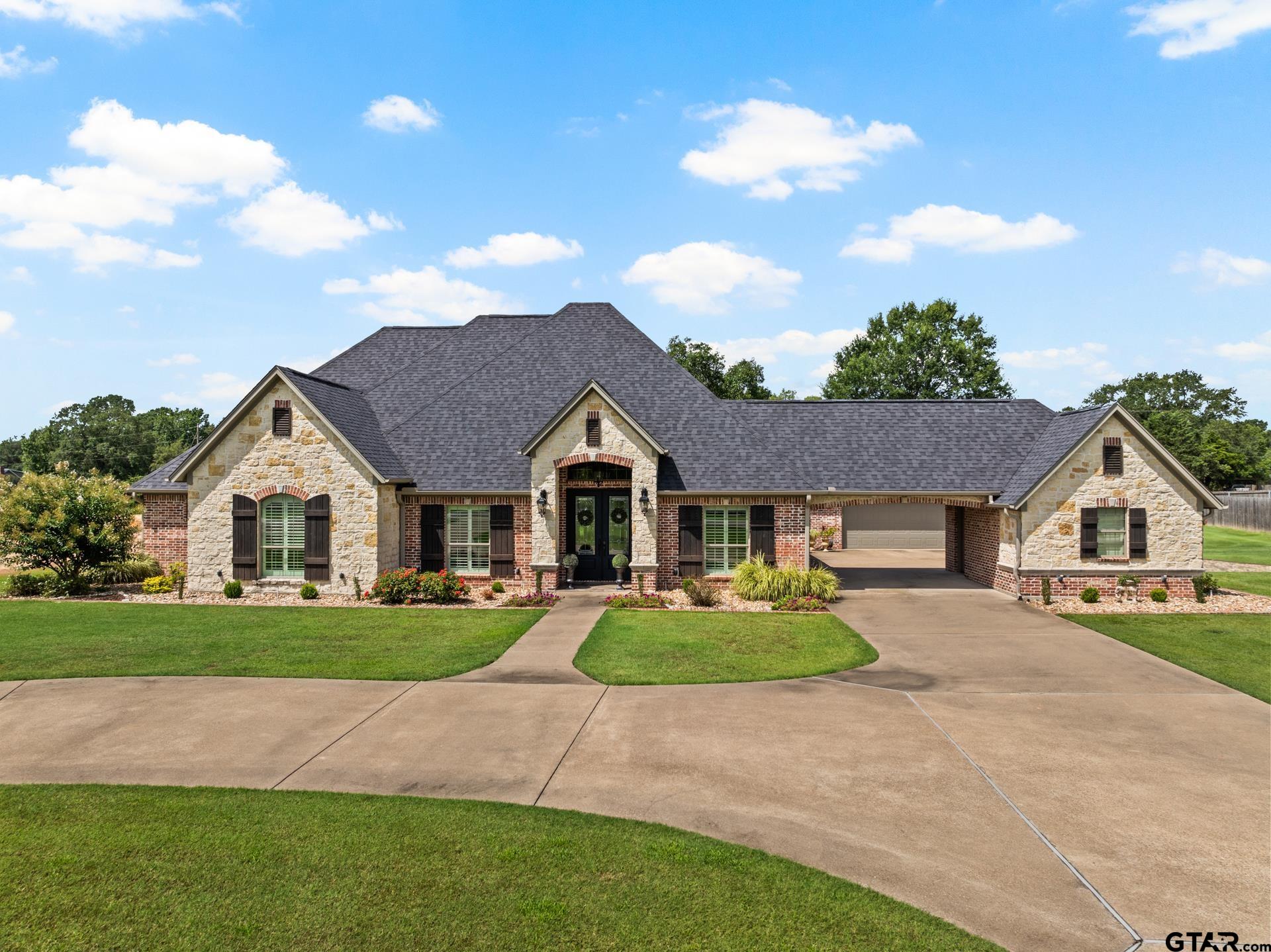 204 Private Road 54166