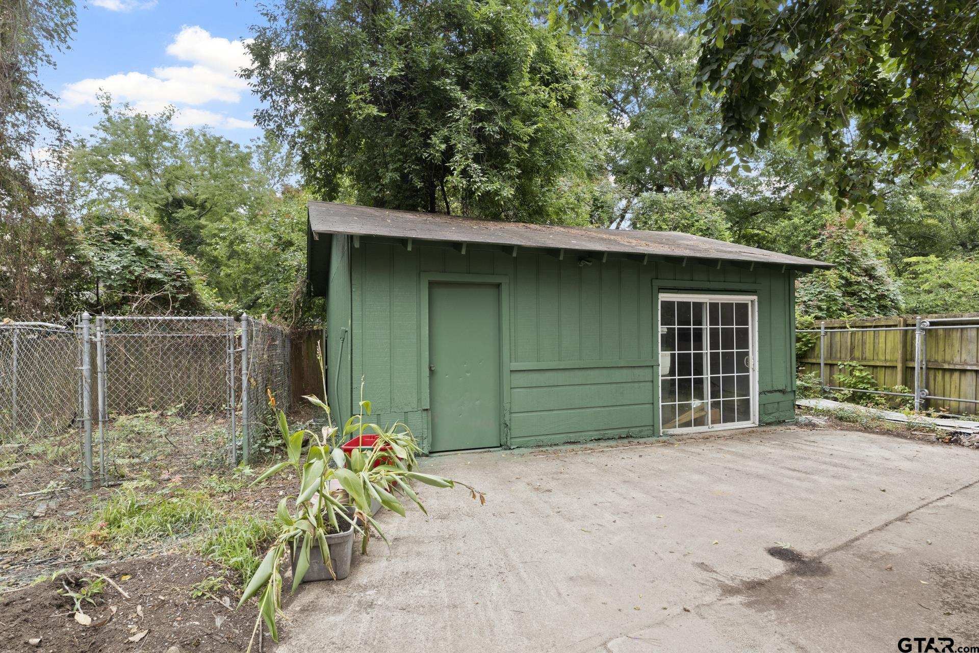 504 E 3rd