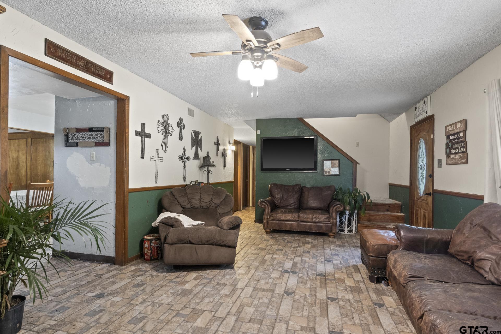 504 E 3rd