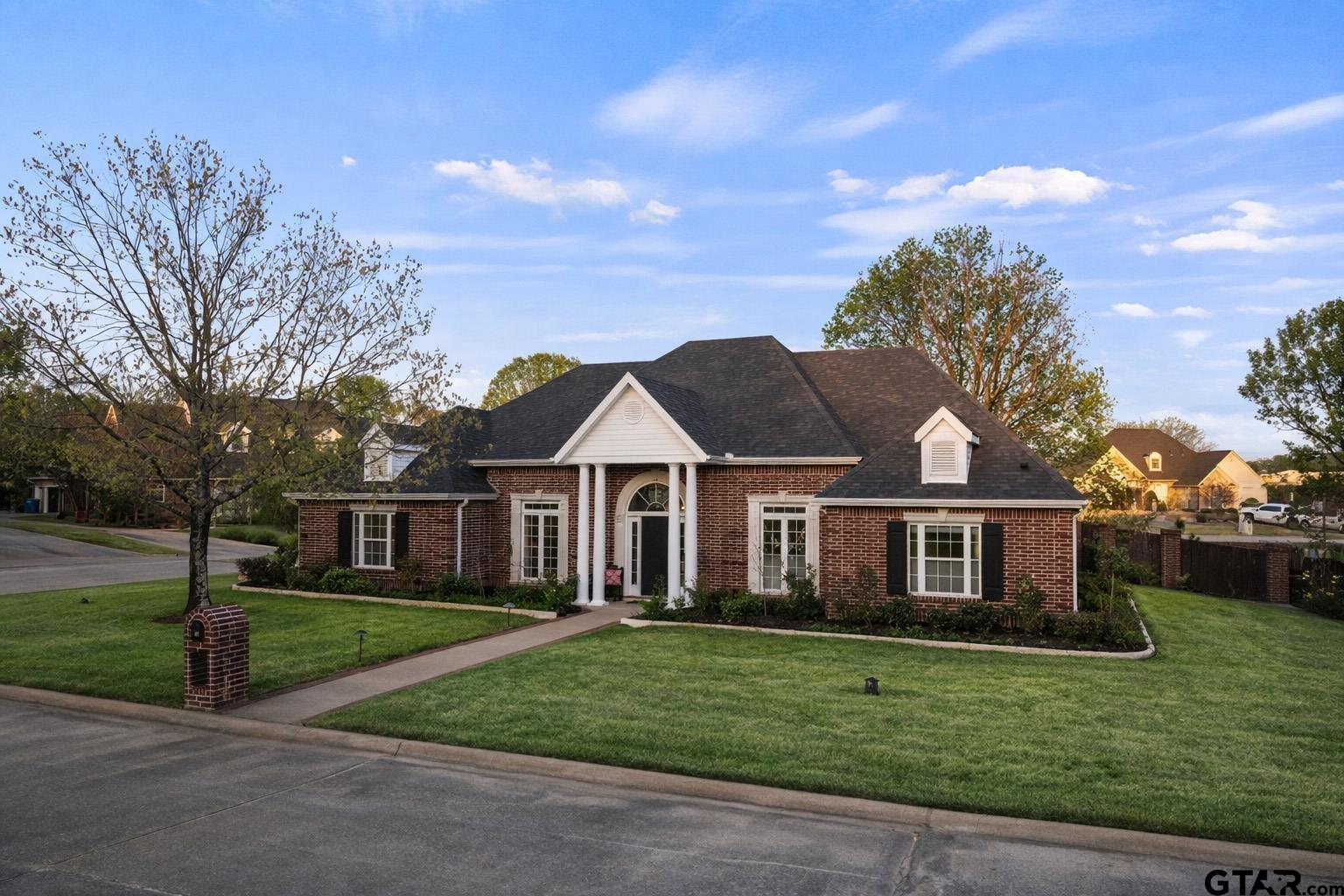 101 Gleneagles Dr