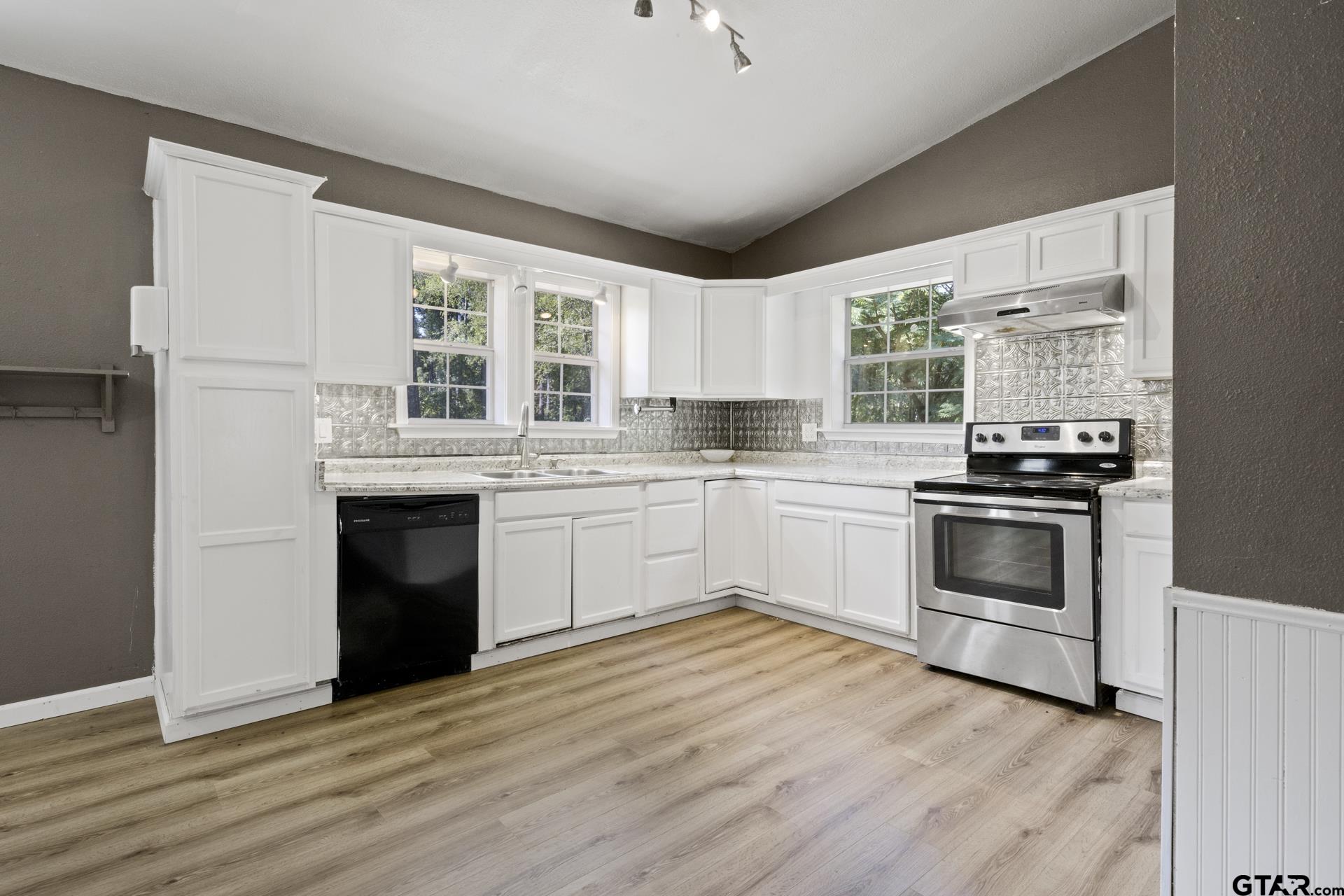 3826 W Highway 11