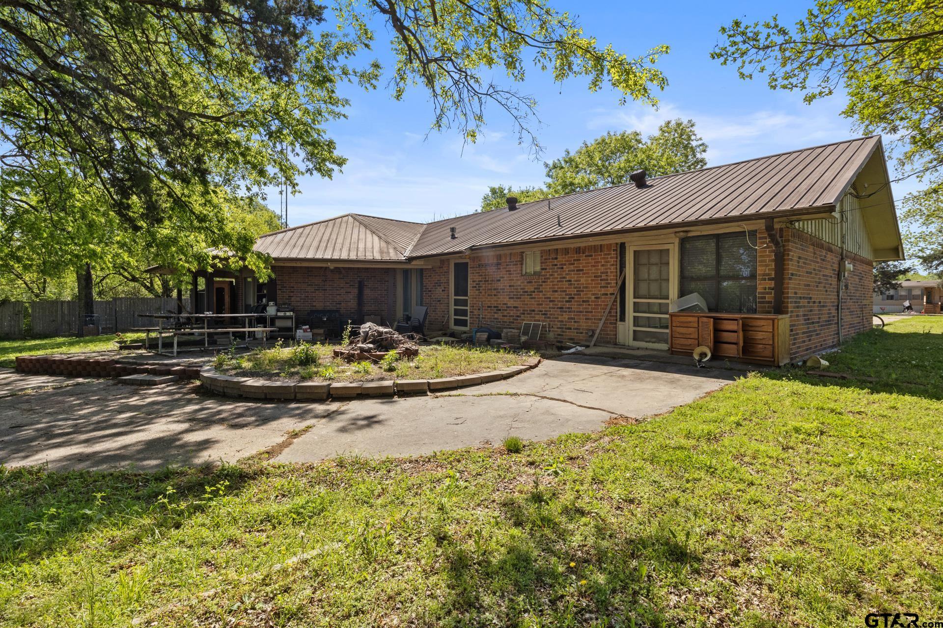 504 W Wilson