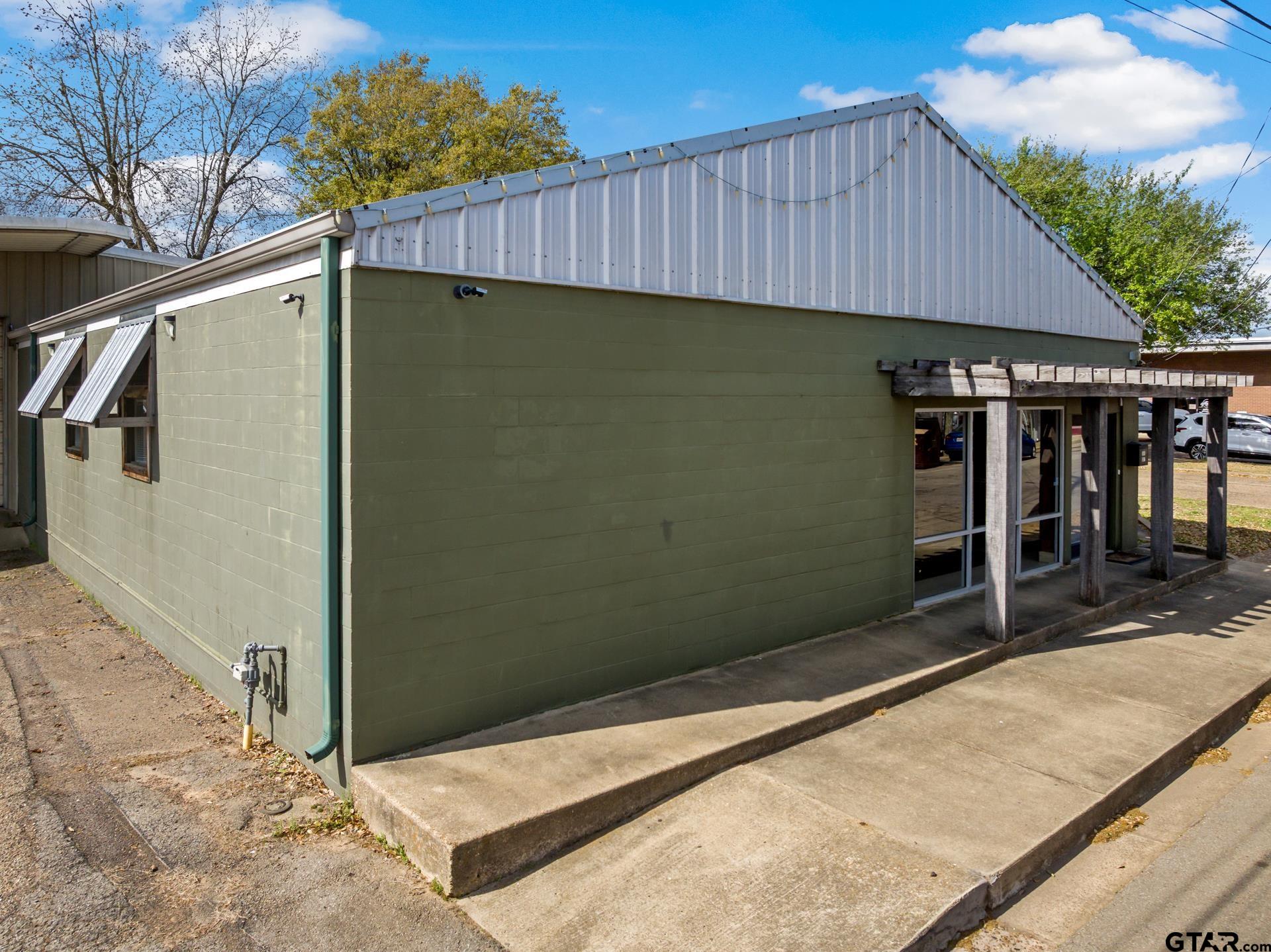 141 E Marshall