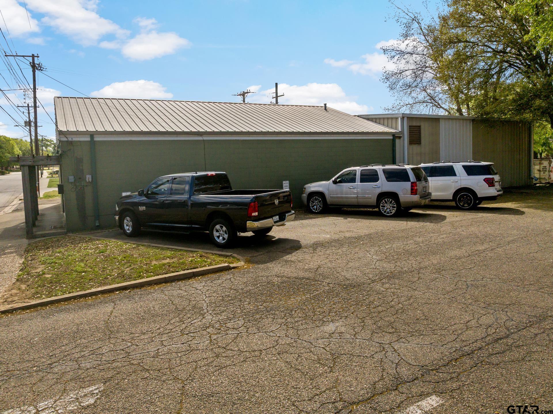141 E Marshall