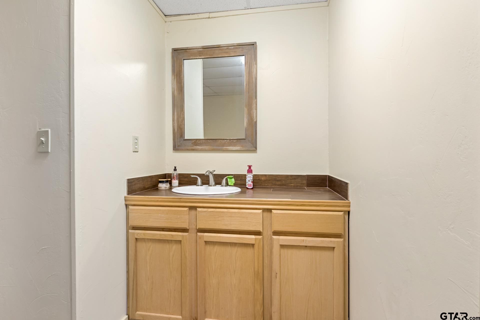 141 E Marshall