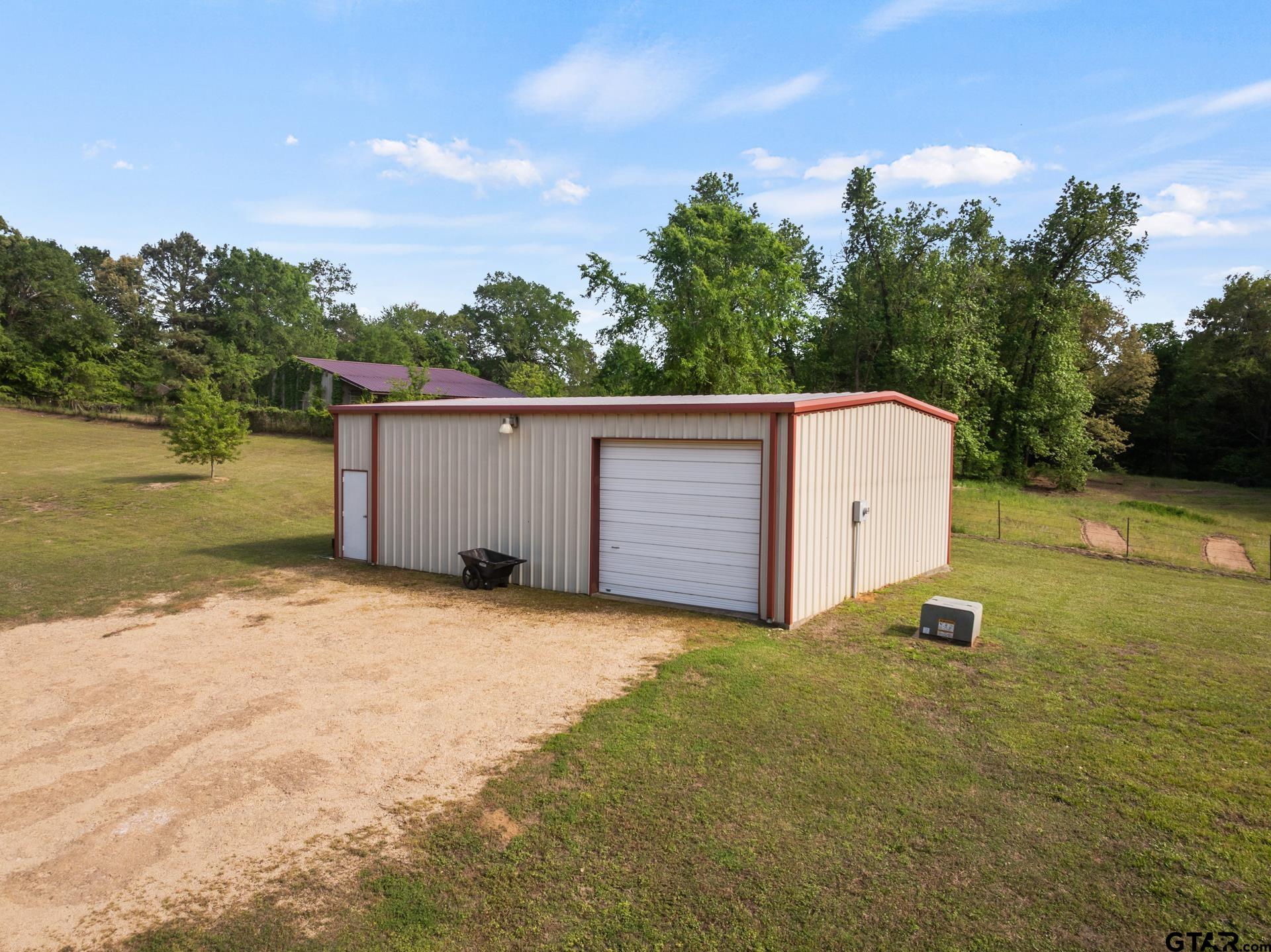 6 County Road 1215