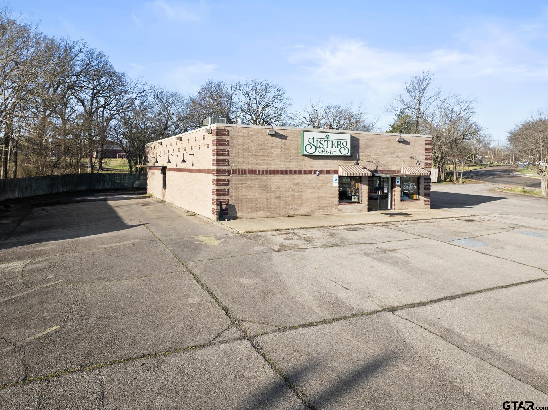 237 W Ferguson
