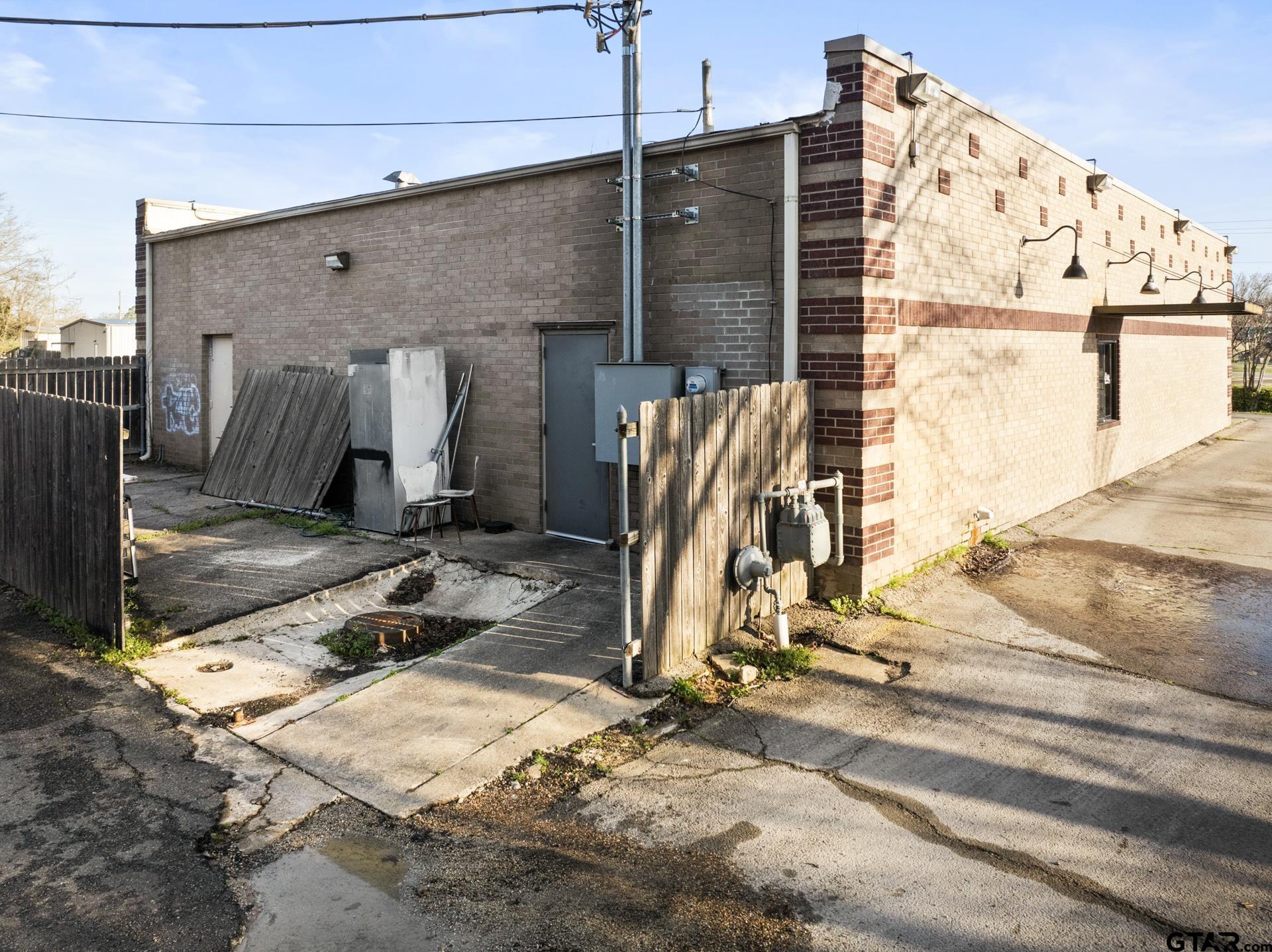 237 W Ferguson
