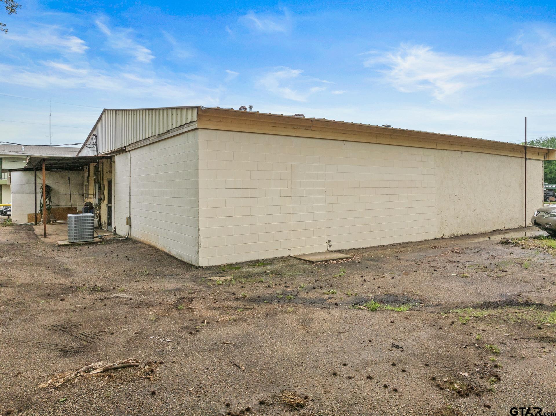 506 S Greer