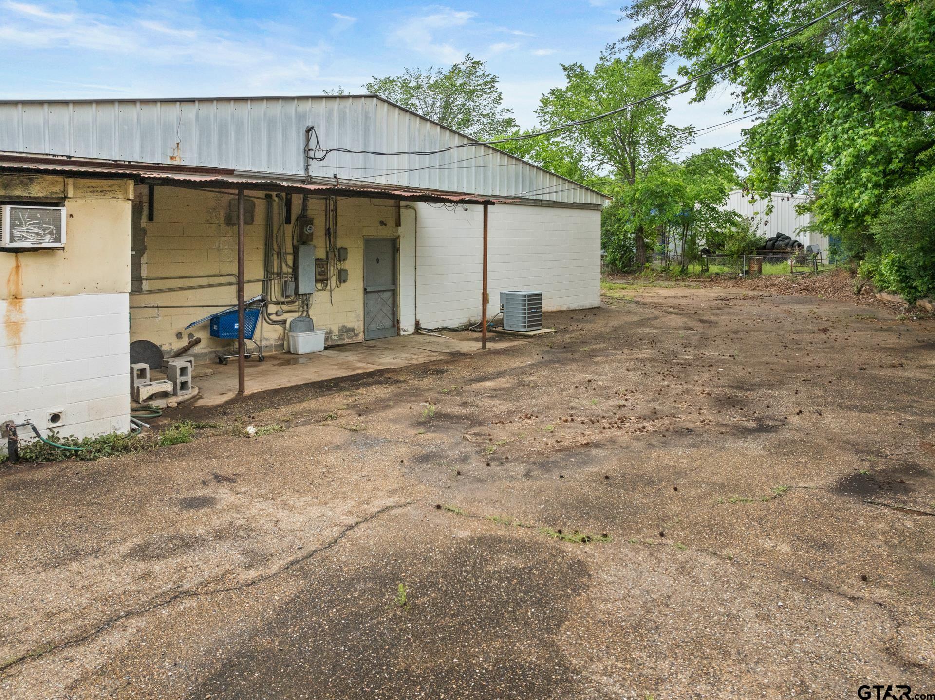 506 S Greer