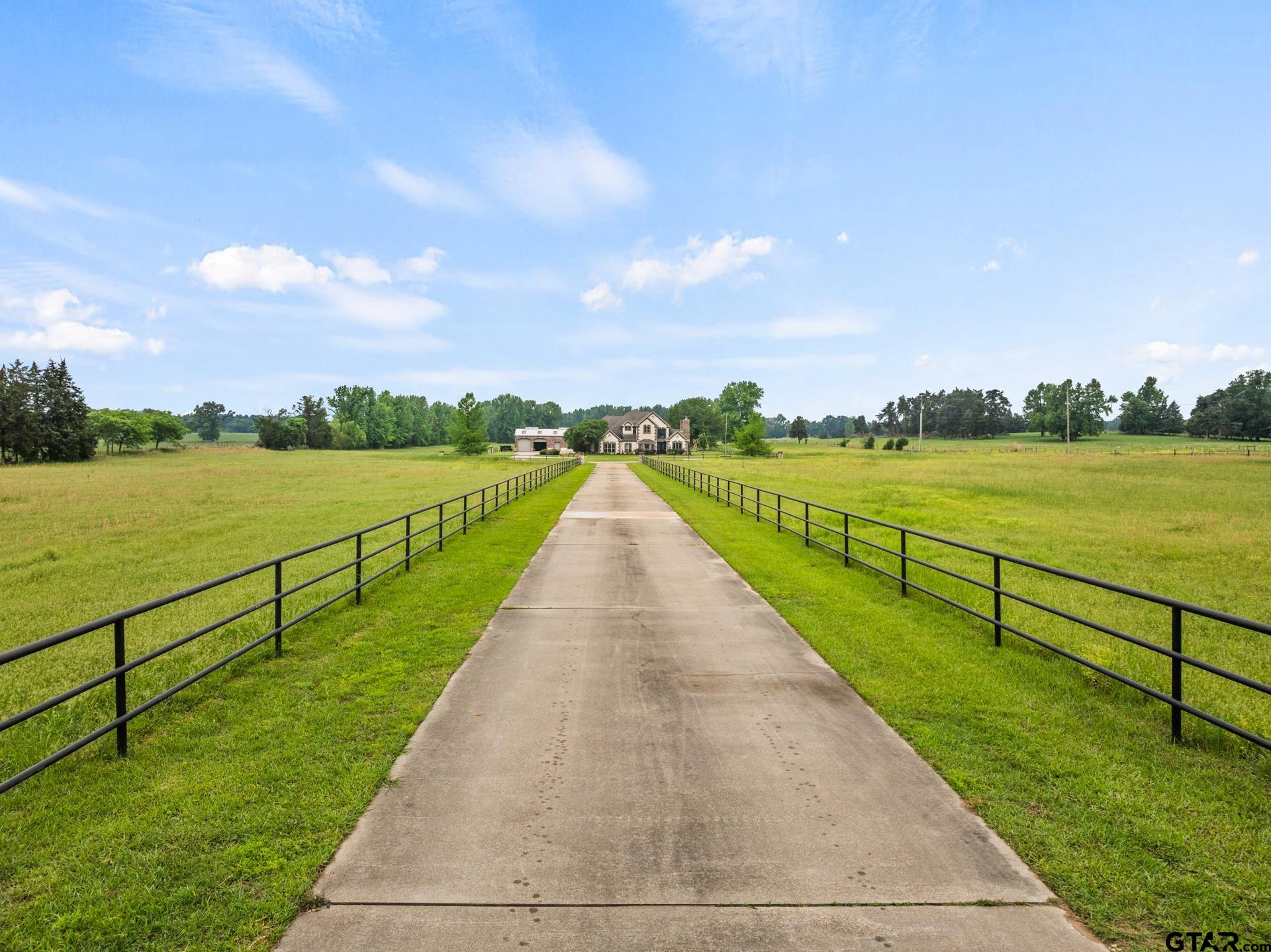 2320 W Highway 11