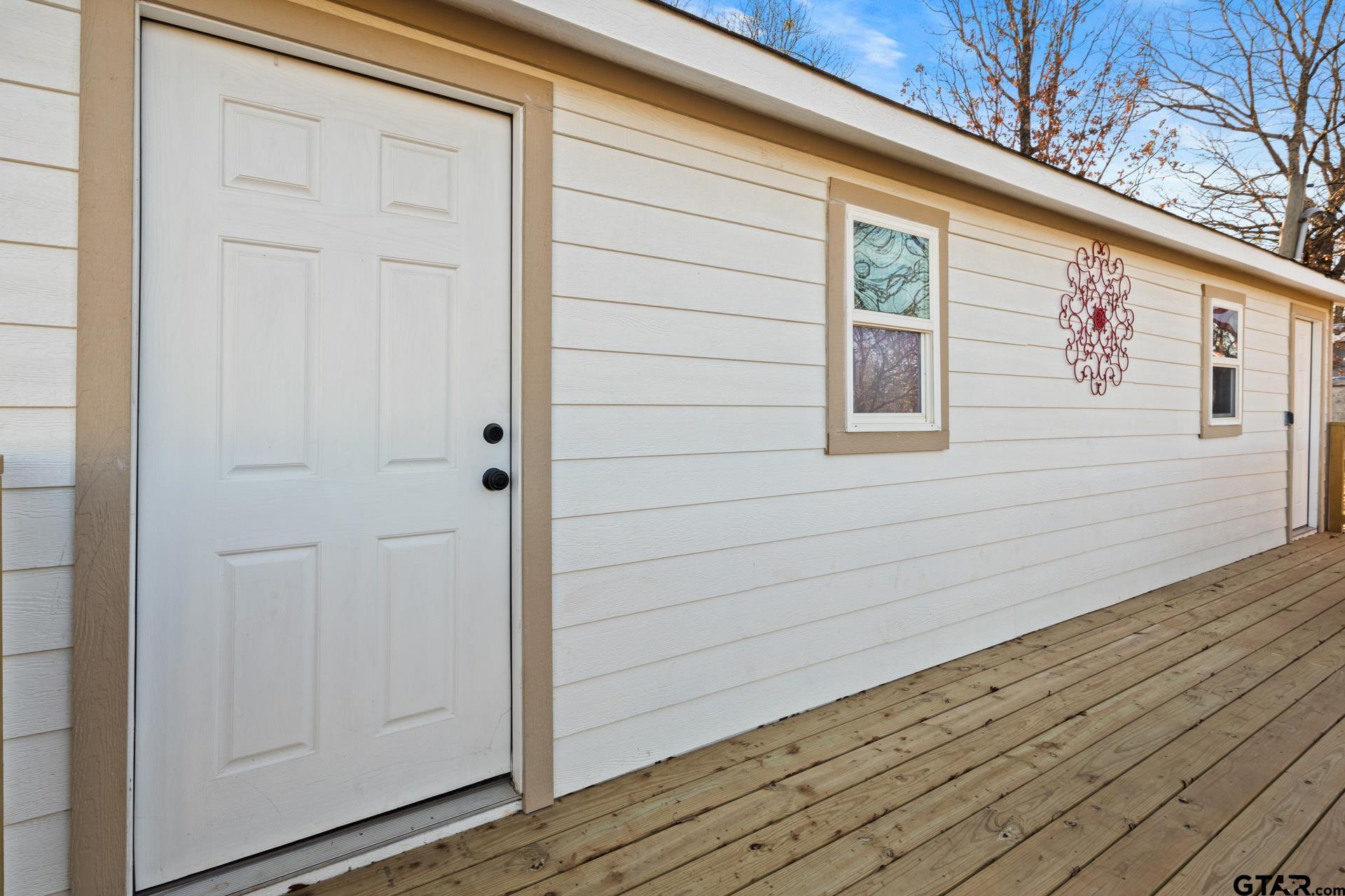 808 County Road 2121