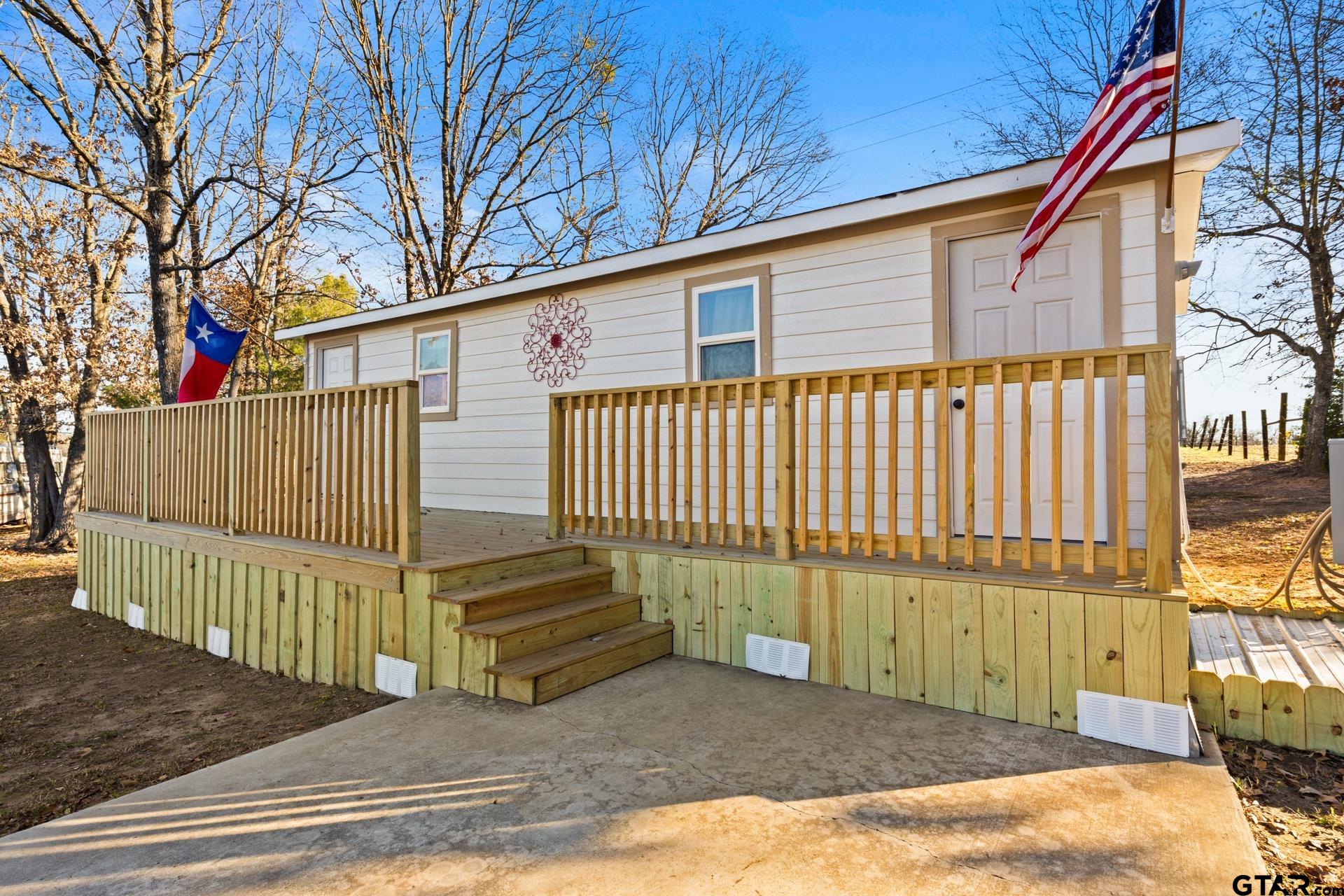 808 County Road 2121